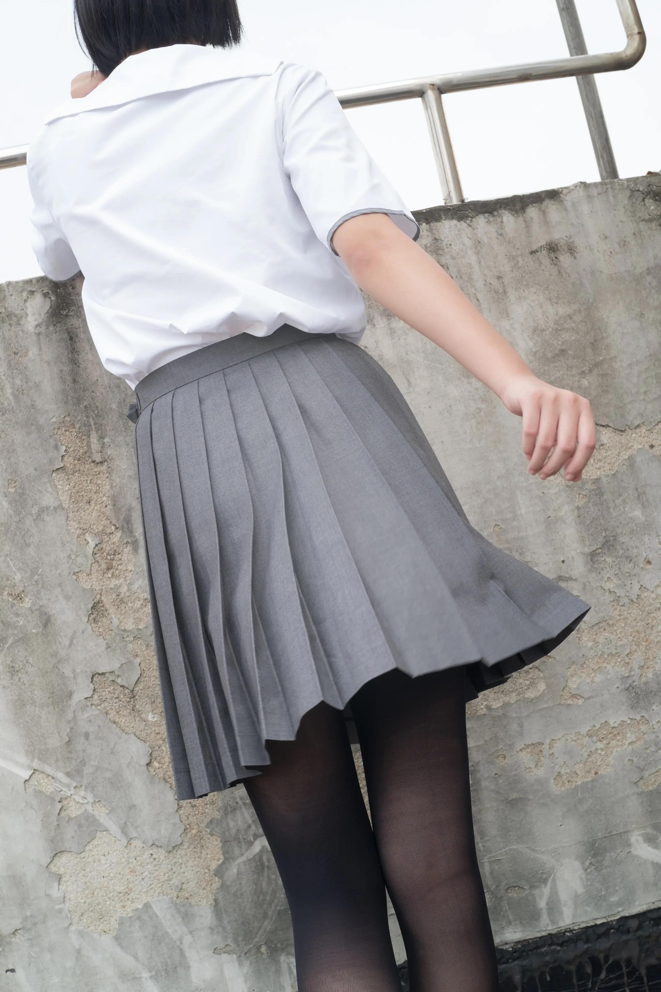 森萝财团 R15 天台黑丝 [95P]