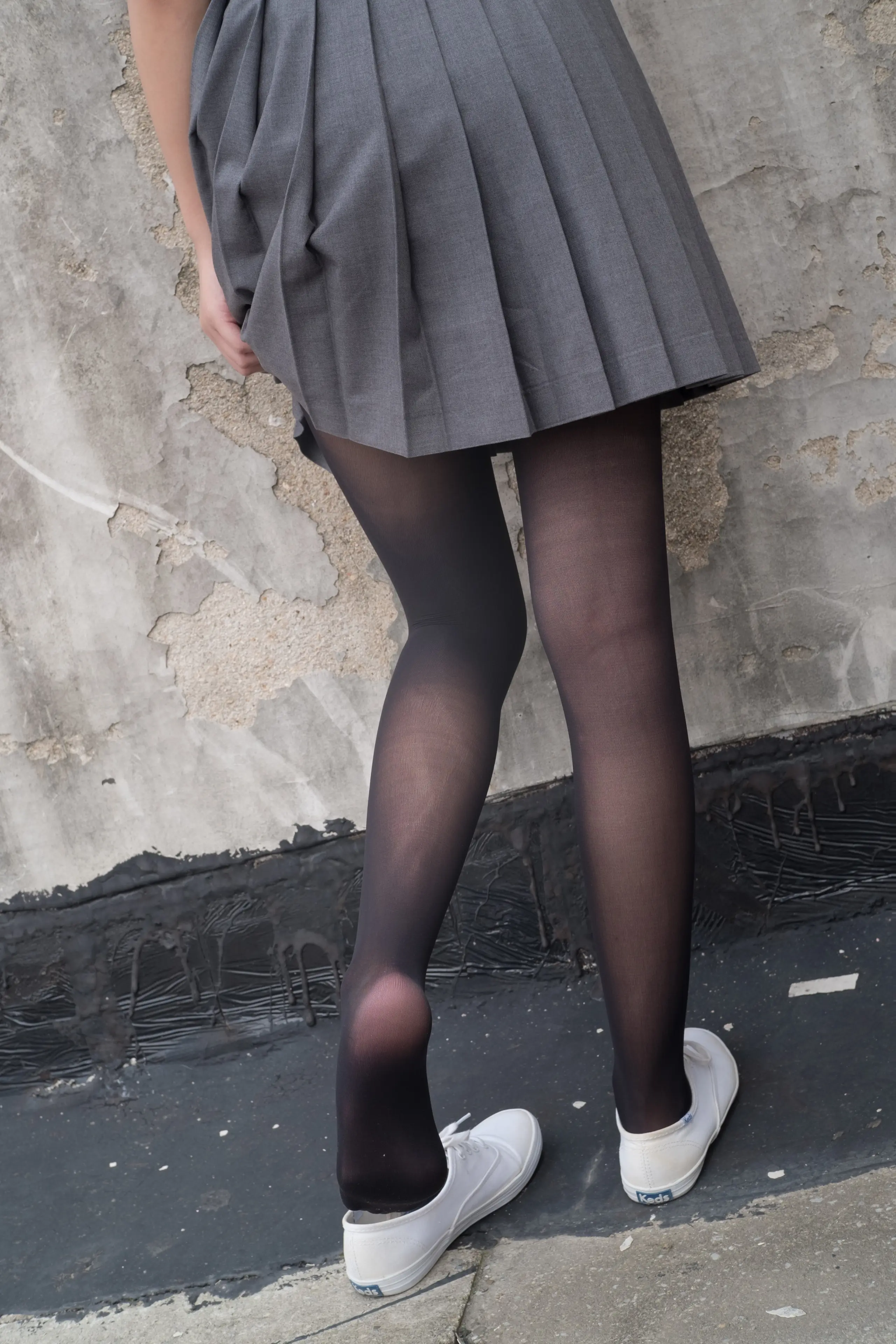 森萝财团 R15 天台黑丝 [95P]