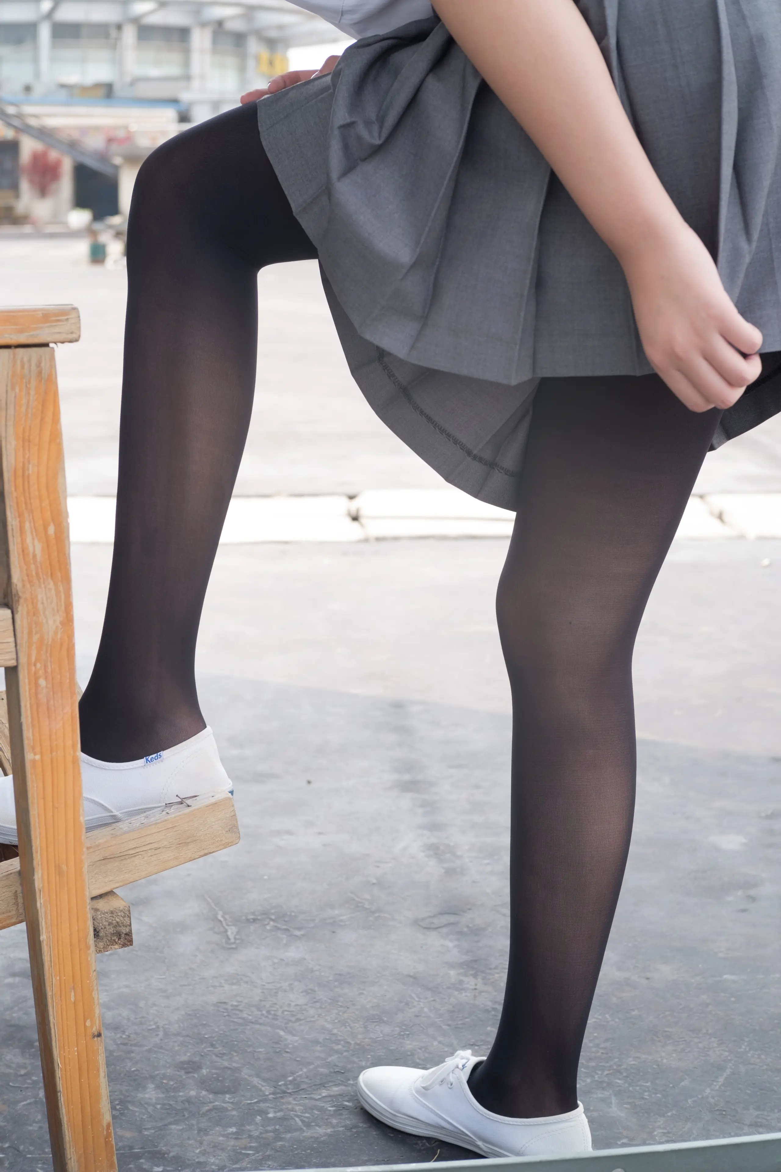 森萝财团 R15 天台黑丝 [95P]