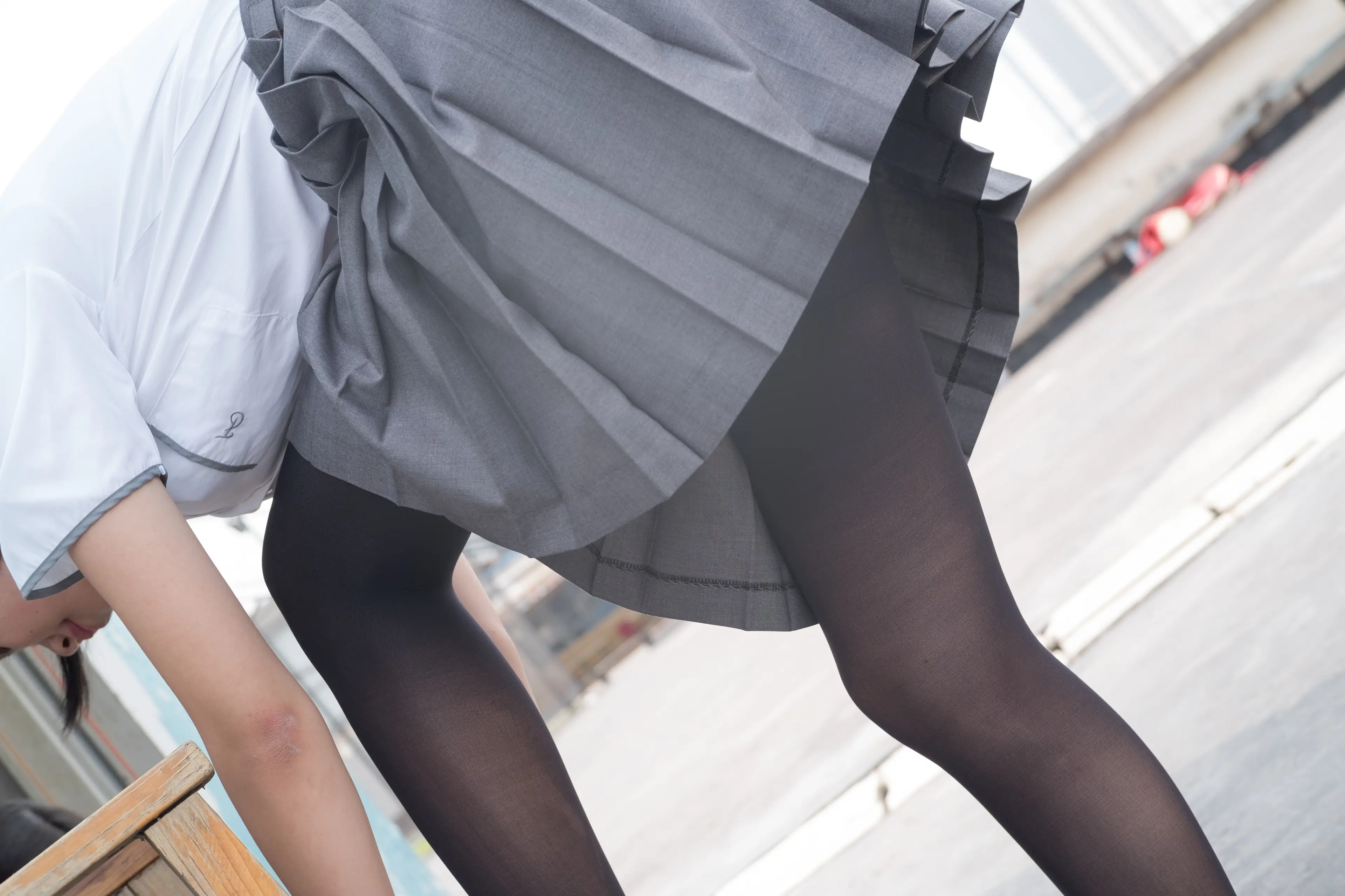 森萝财团 R15 天台黑丝 [95P]