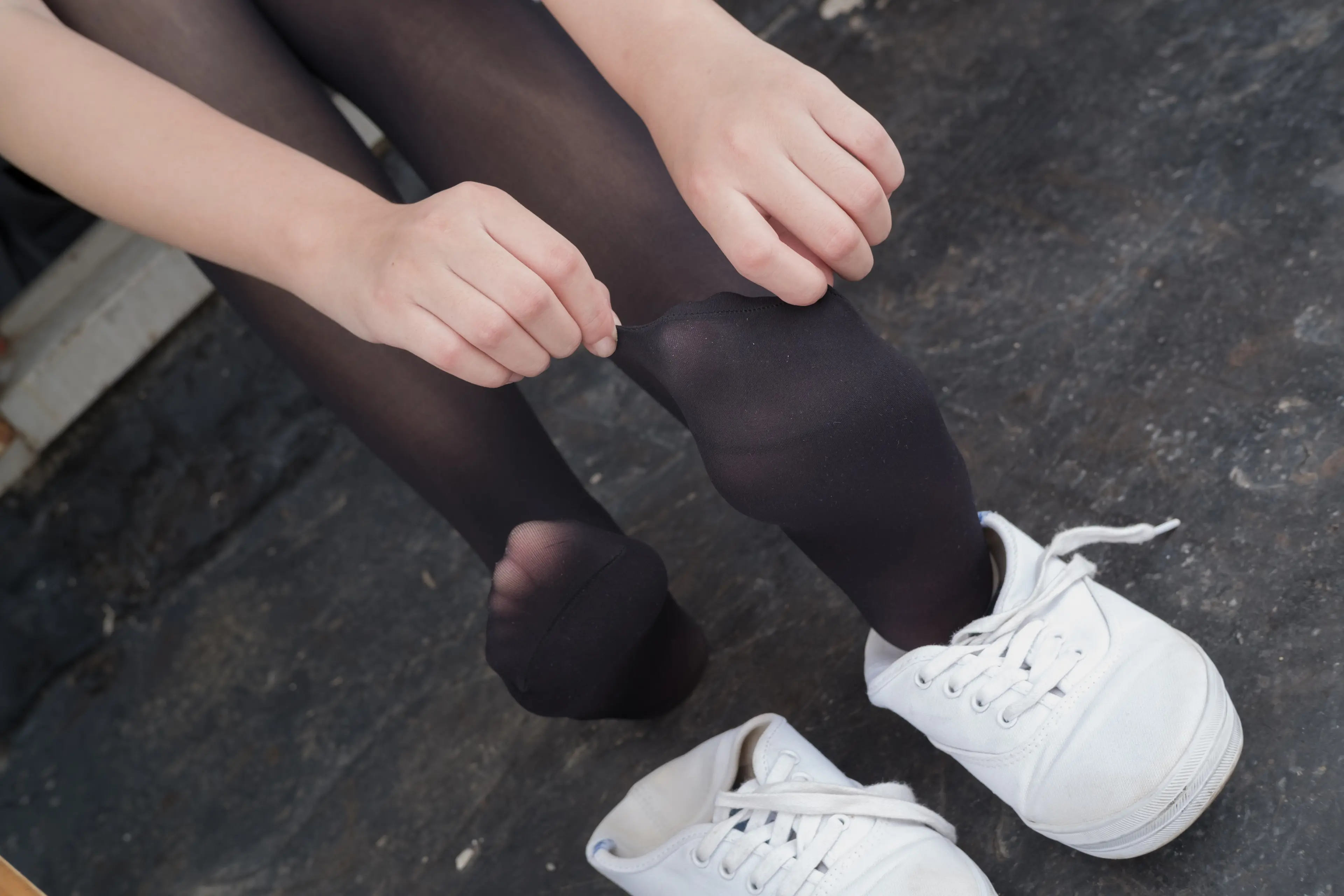 森萝财团 R15 天台黑丝 [95P]