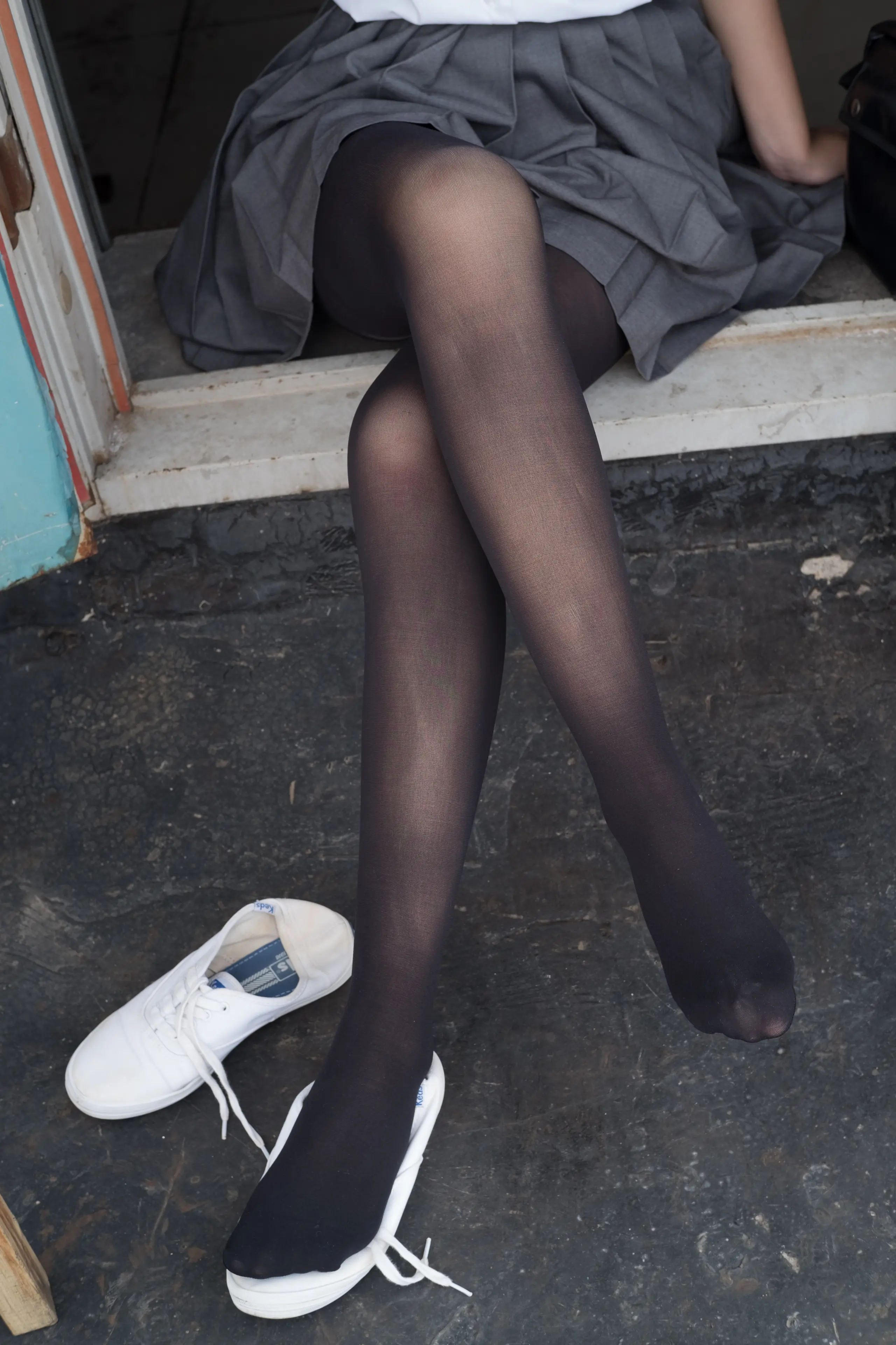 森萝财团 R15 天台黑丝 [95P]