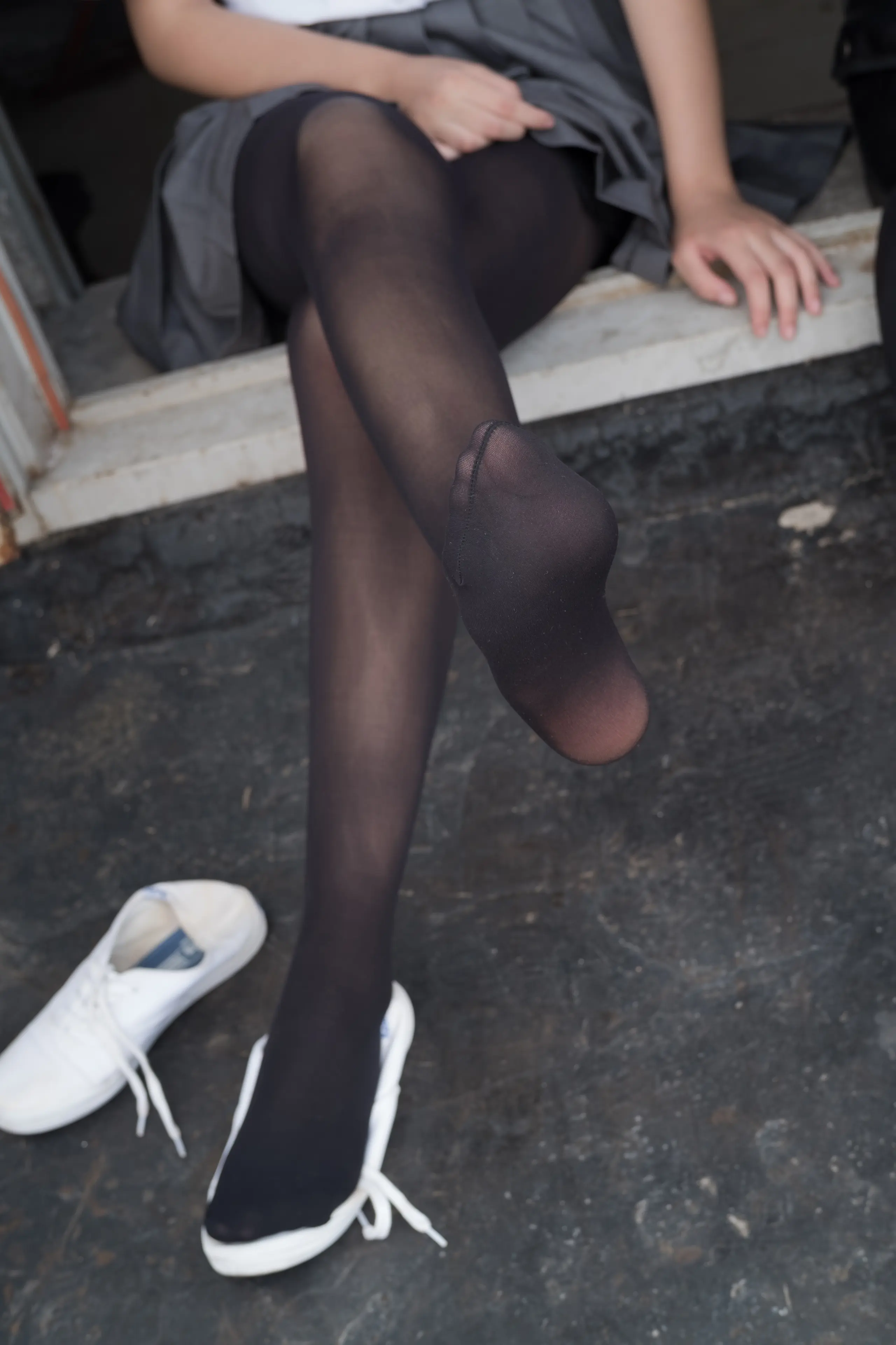 森萝财团 R15 天台黑丝 [95P]