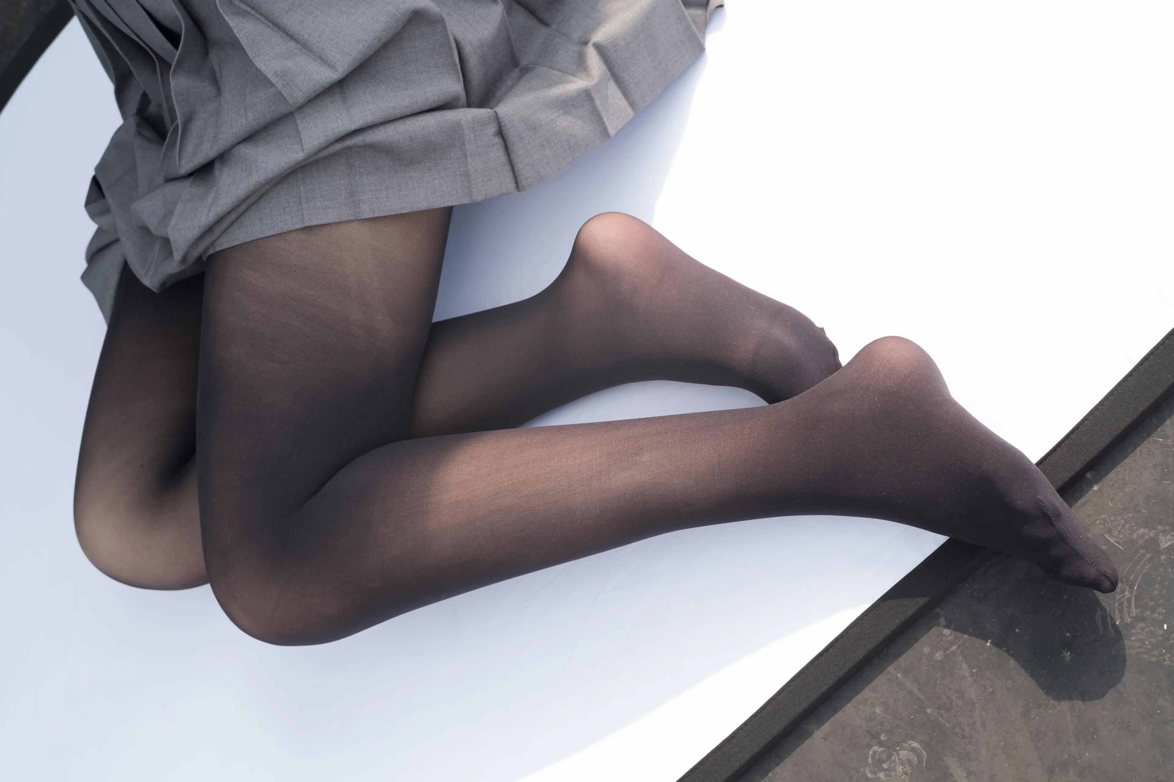 森萝财团 R15 天台黑丝 [95P]