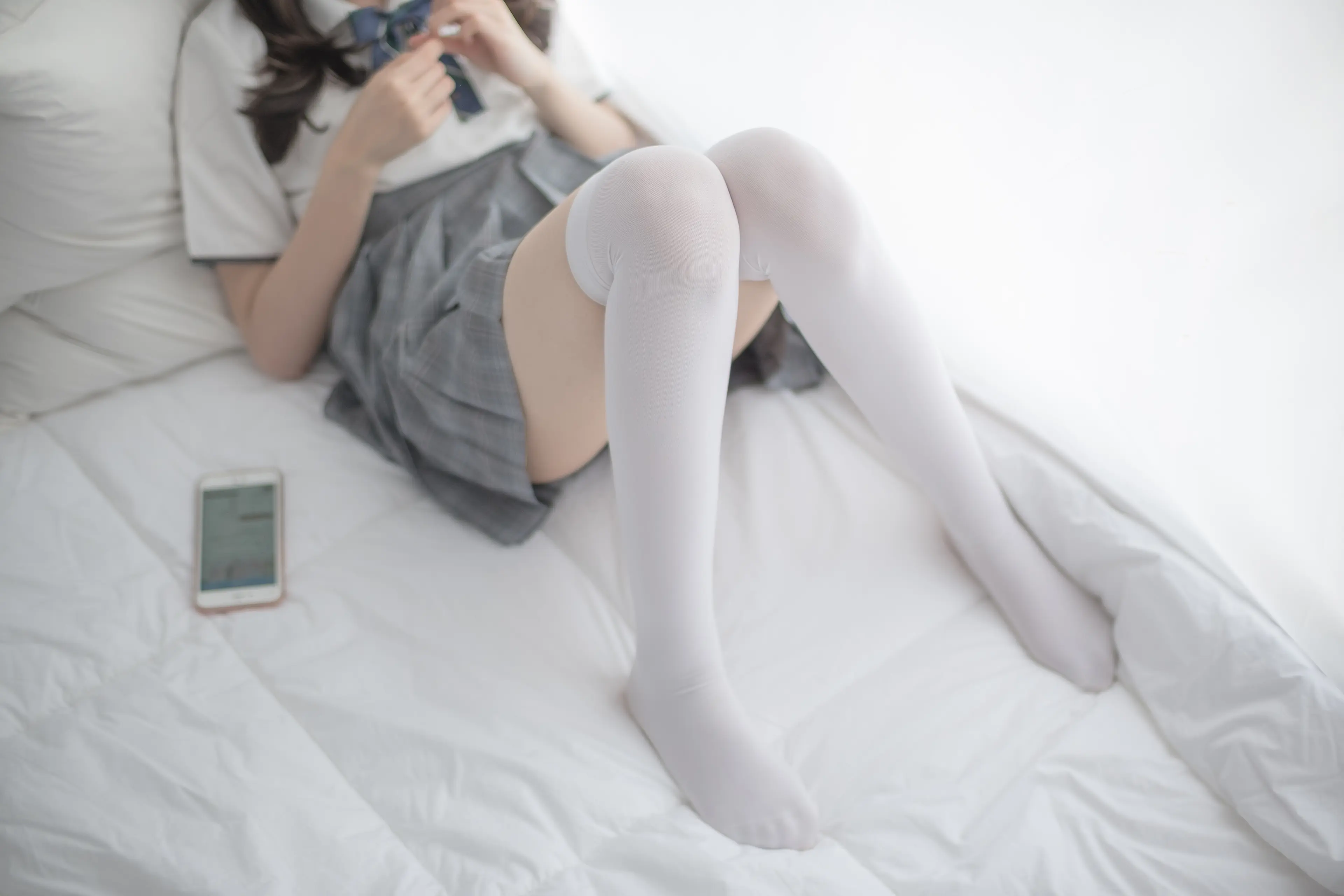 森萝财团 R15 床上JK白丝 [84P]