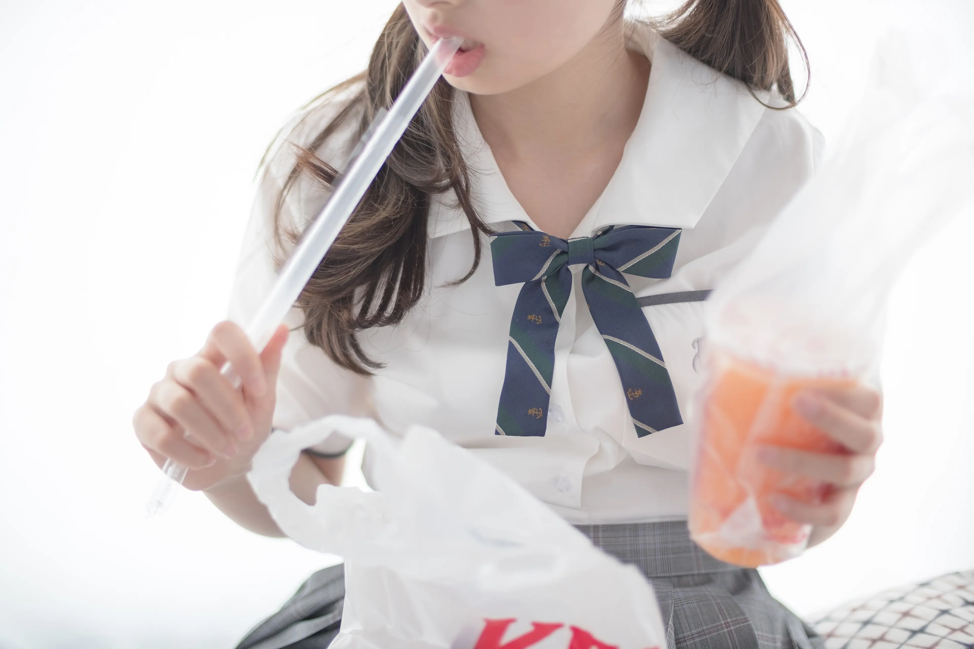 森萝财团 R15 床上JK白丝 [84P]