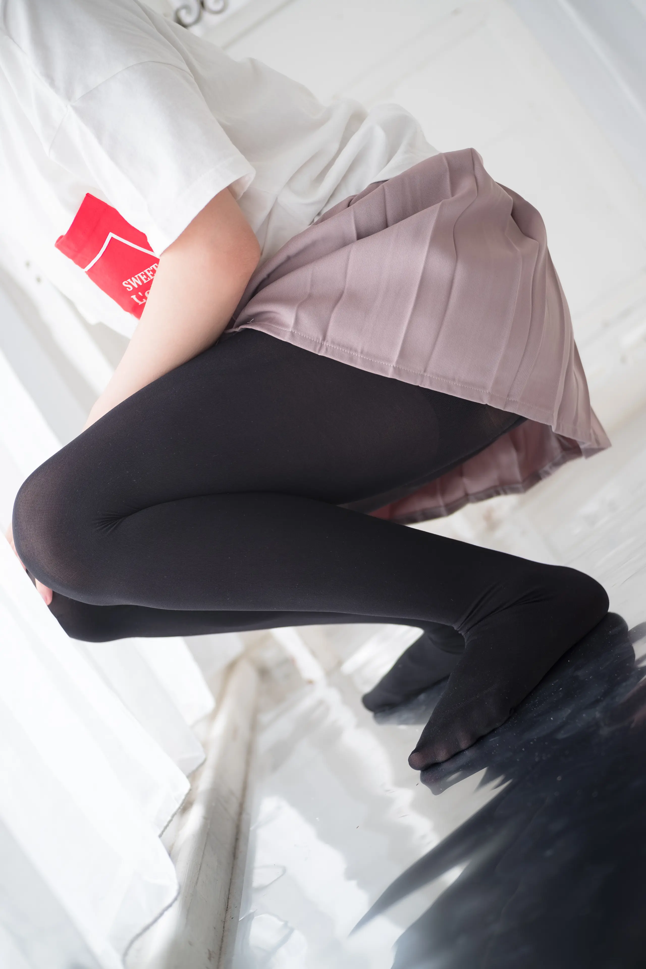 森萝财团 R15 慢慢脱下你的黑丝 [78P]