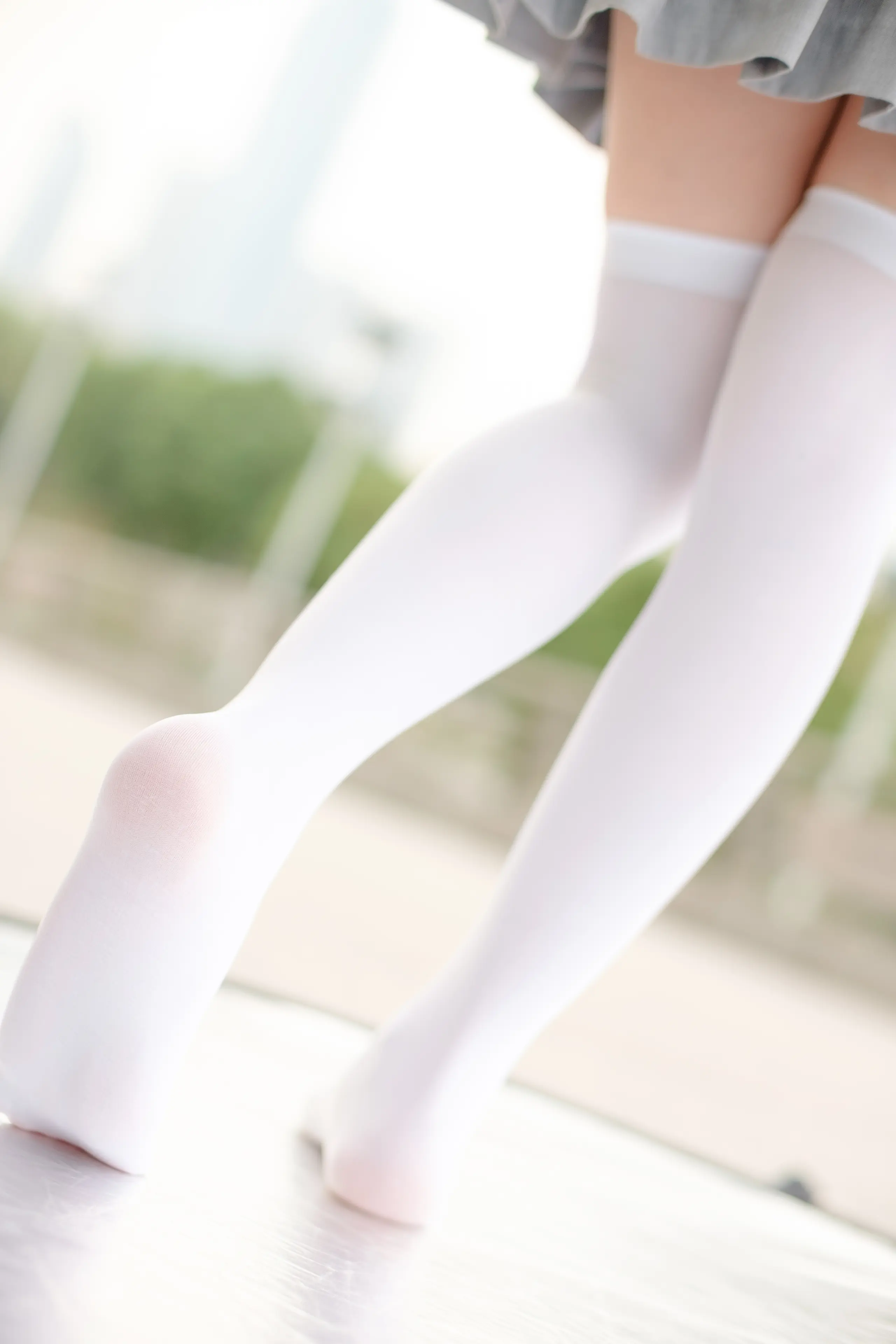 森萝财团 R15 户外白丝短裙 [131P]