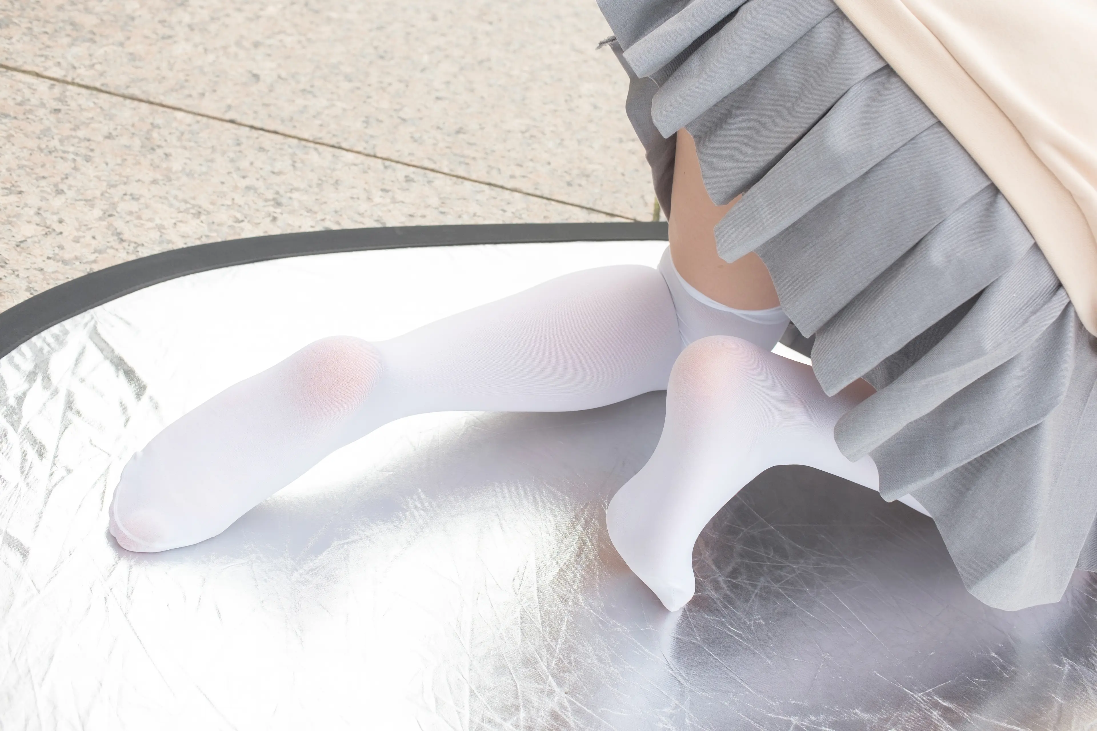 森萝财团 R15 户外白丝短裙 [131P]