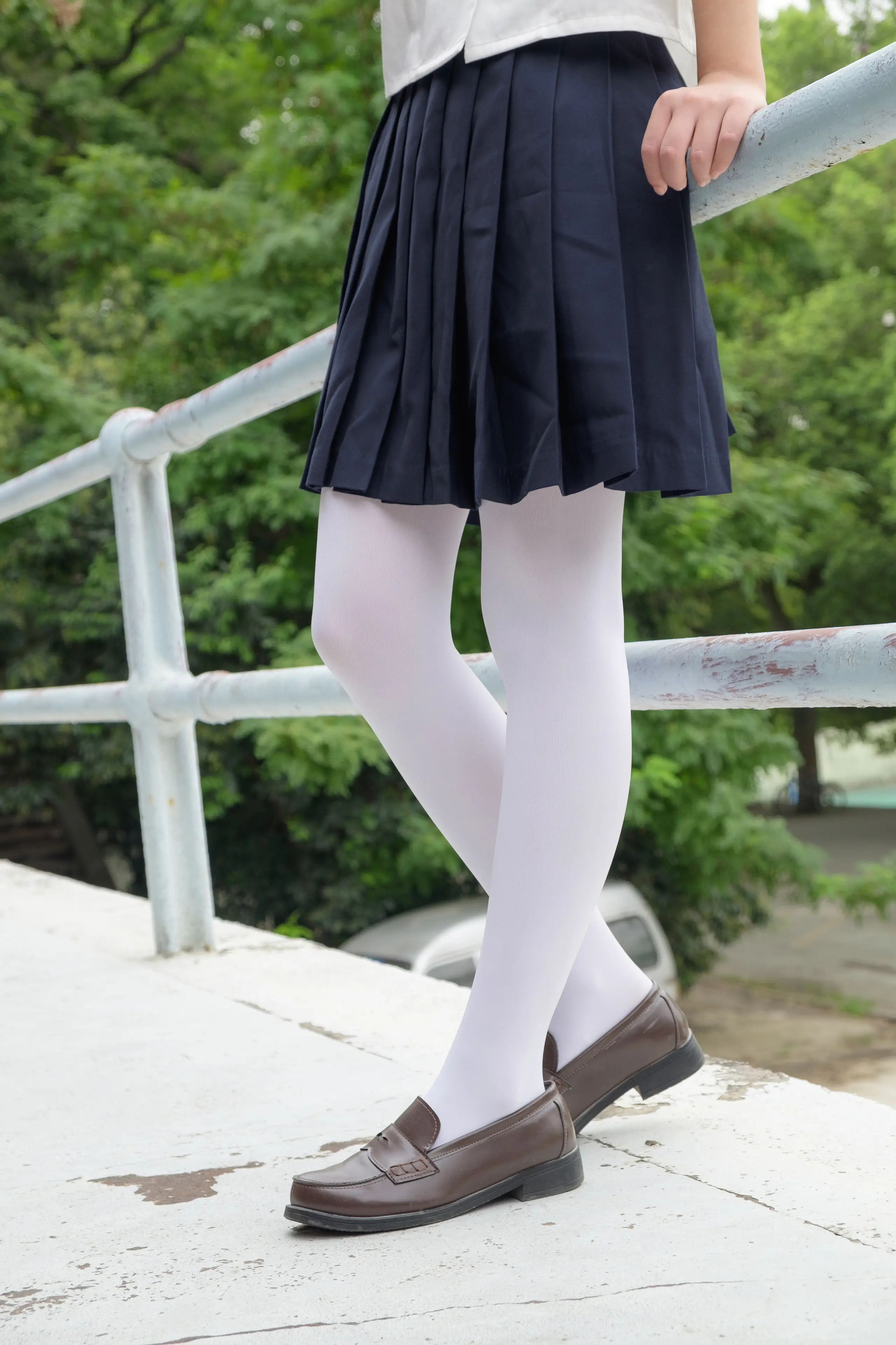 森萝财团 R15 户外白丝秀 [102P]