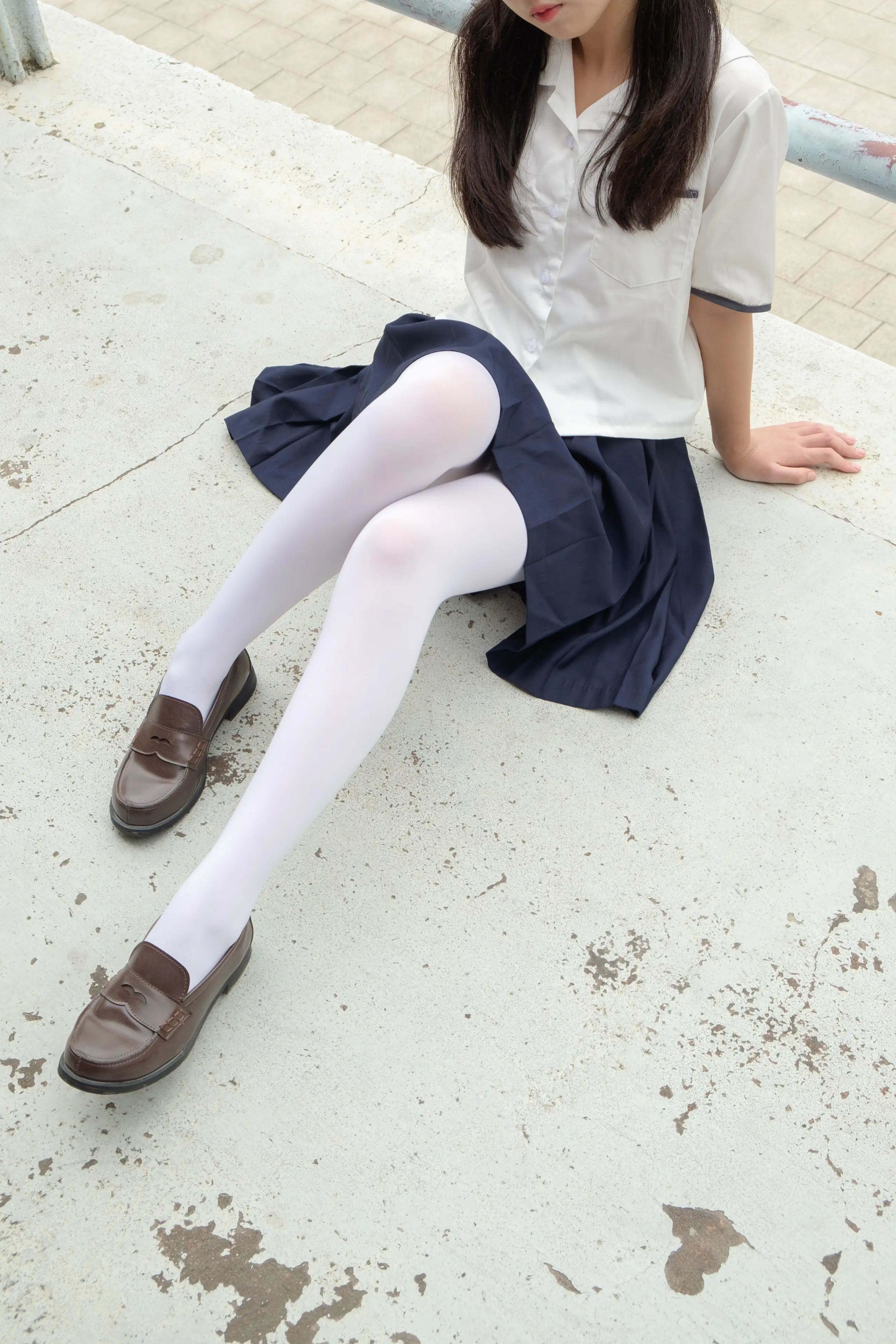 森萝财团 R15 户外白丝秀 [102P]