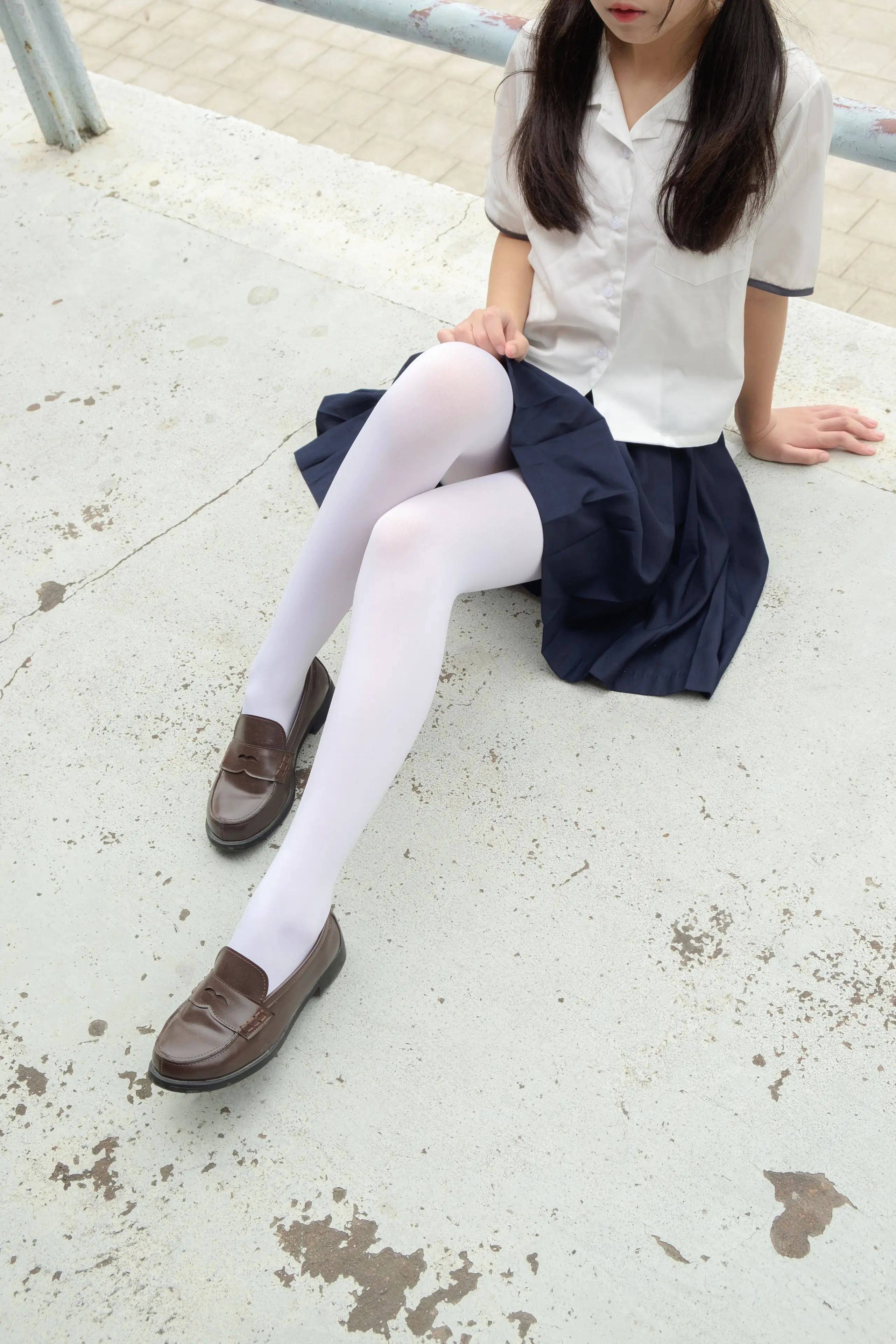 森萝财团 R15 户外白丝秀 [102P]