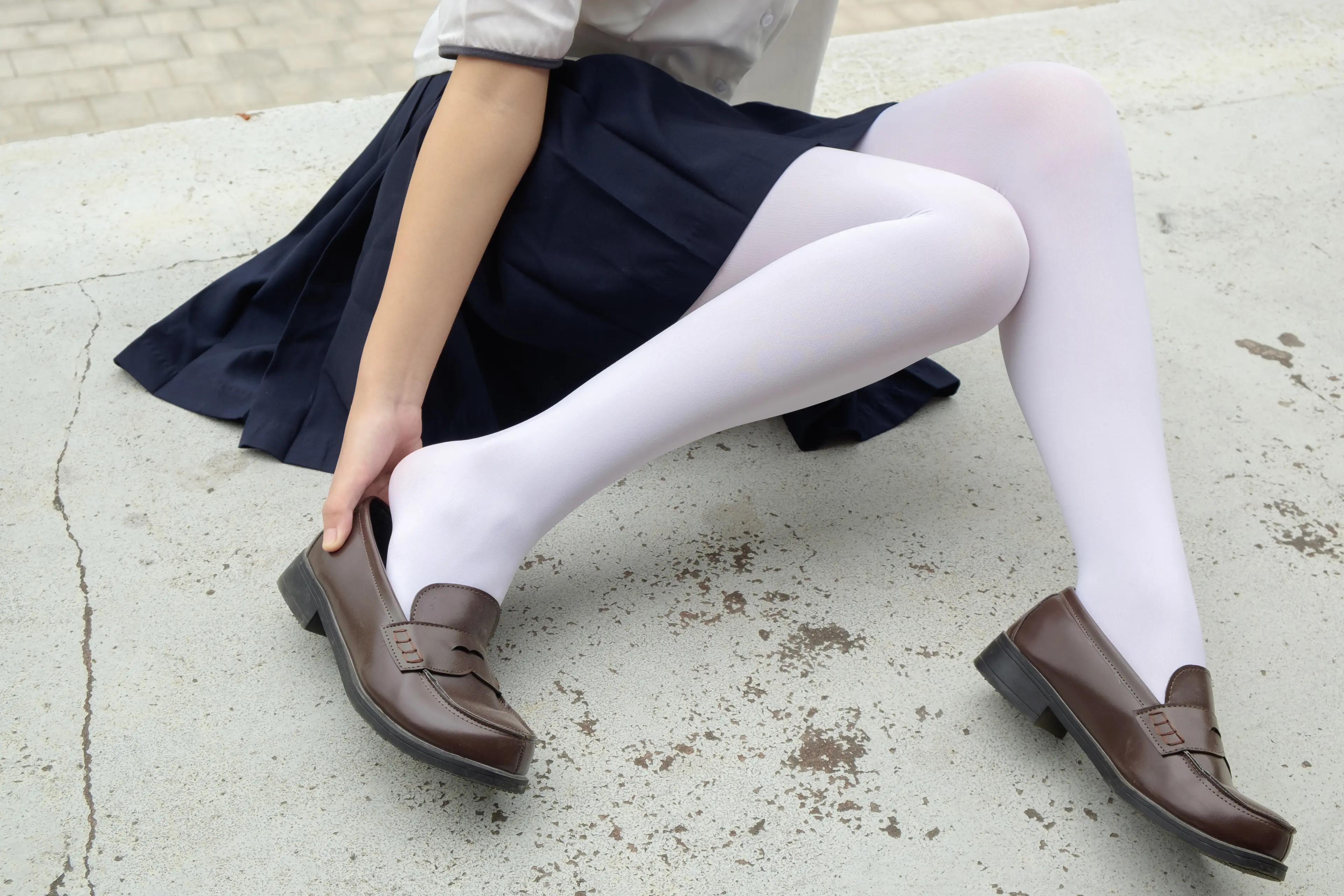 森萝财团 R15 户外白丝秀 [102P]