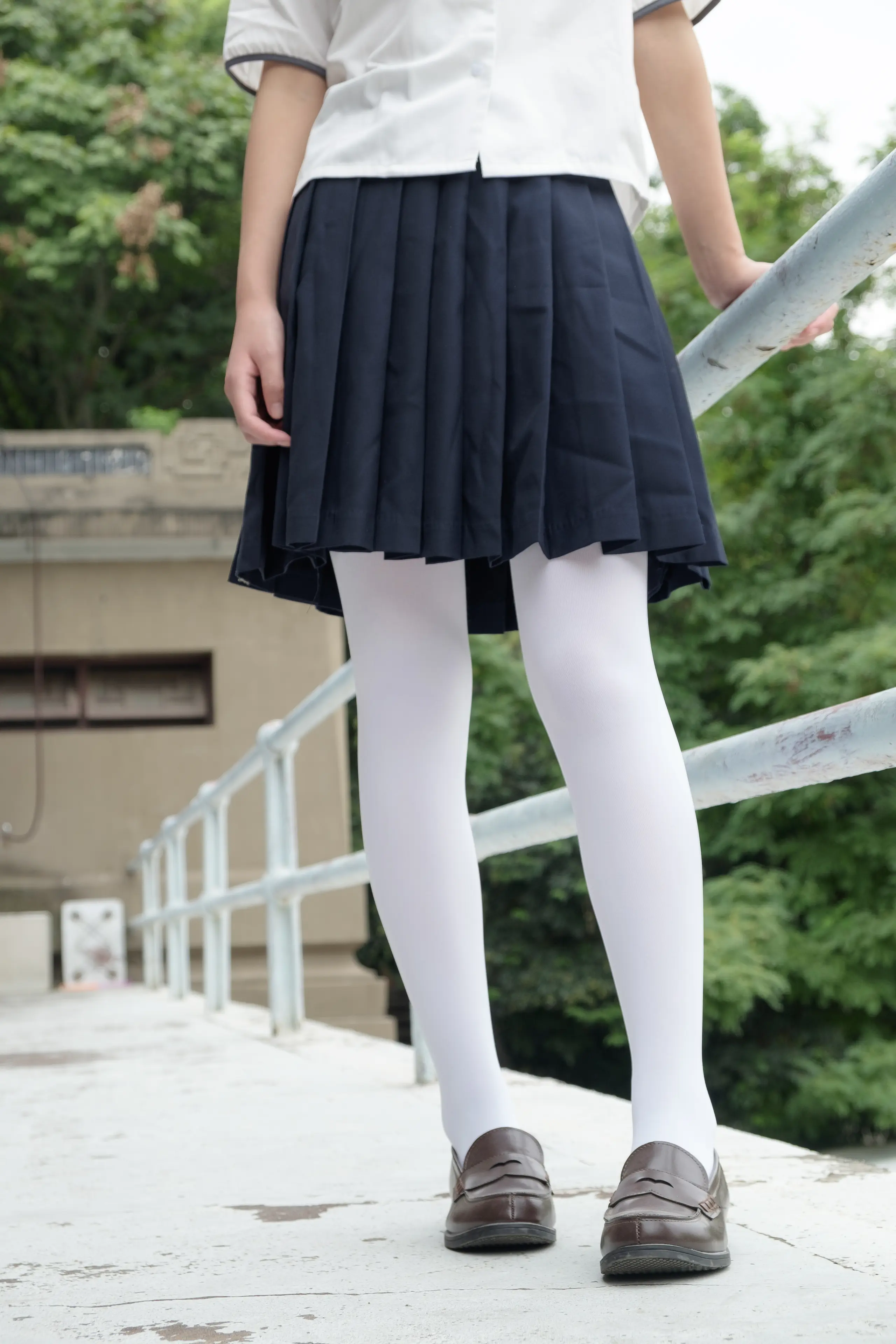 森萝财团 R15 户外白丝秀 [102P]