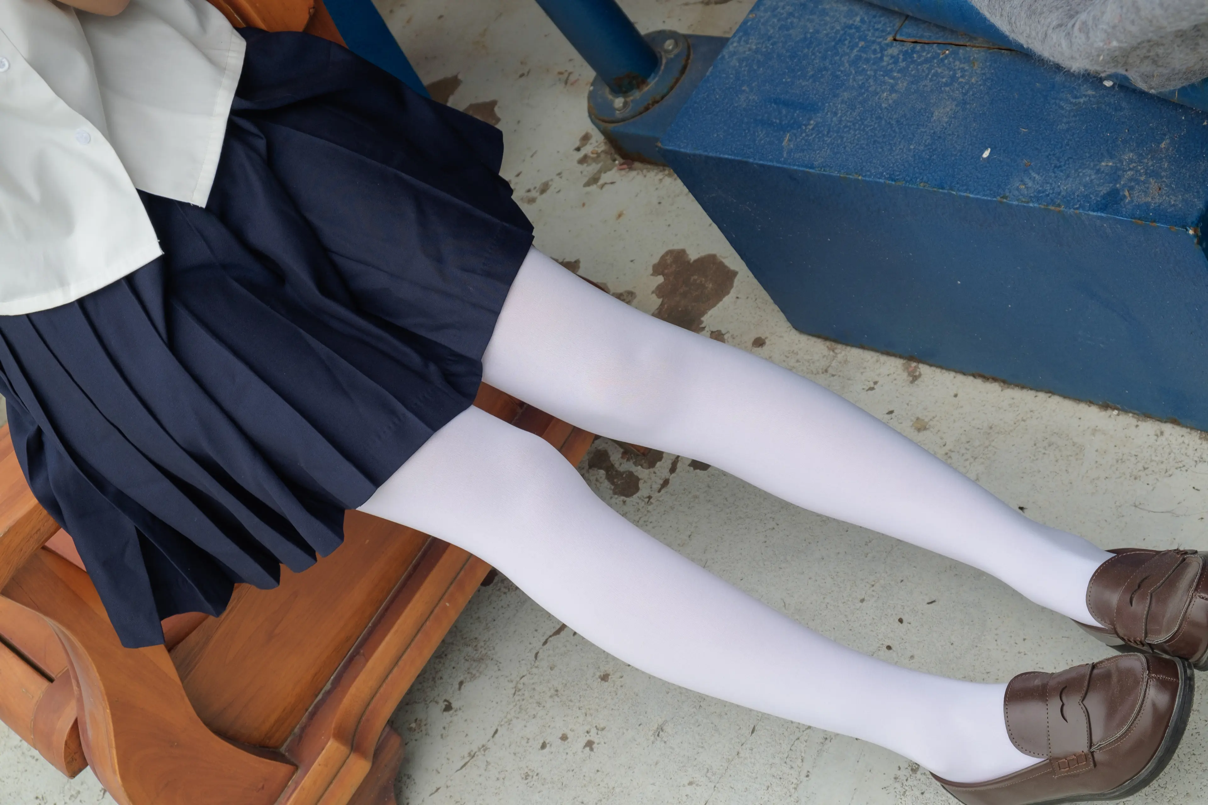 森萝财团 R15 户外白丝秀 [102P]