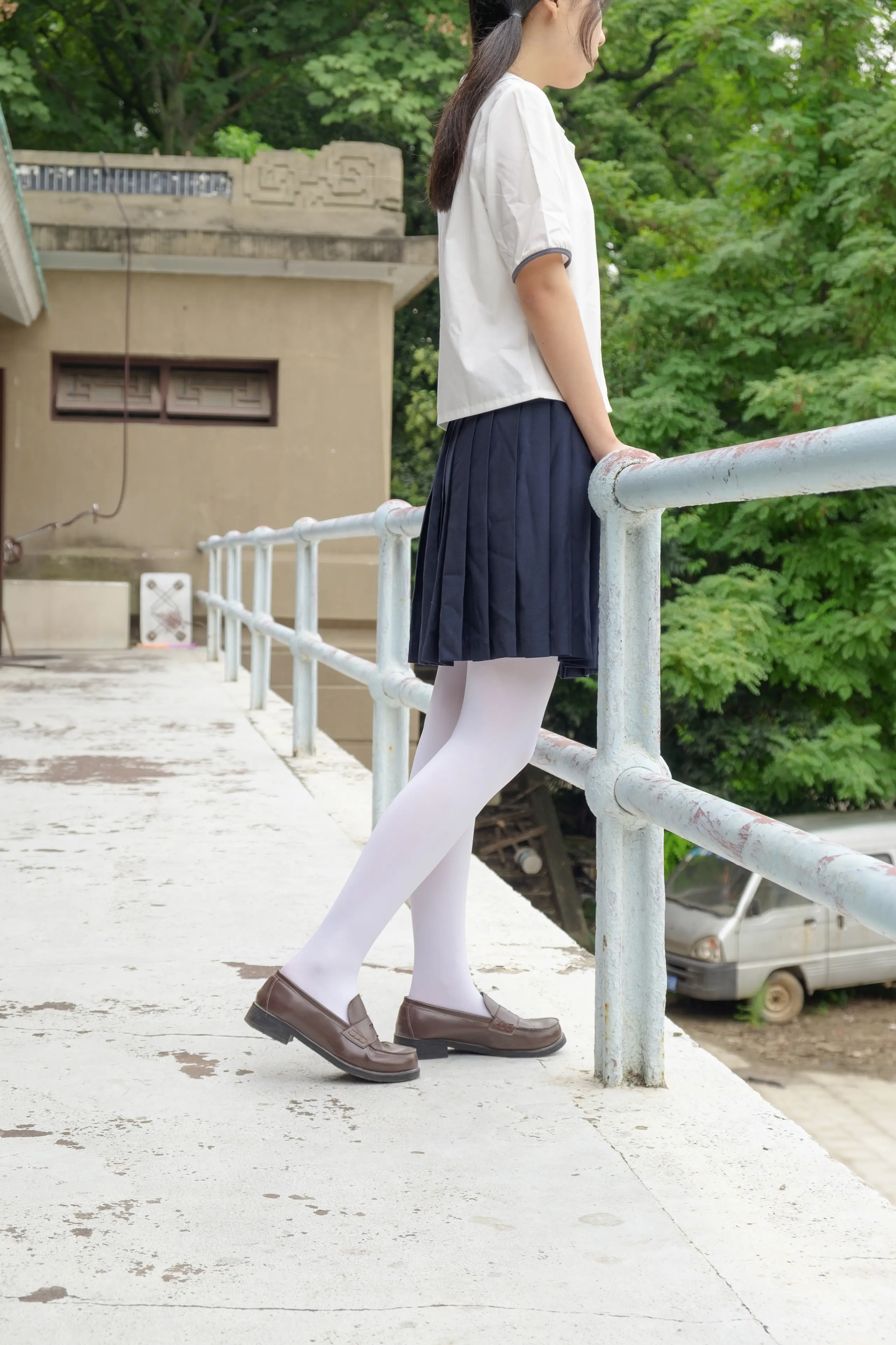 森萝财团 R15 户外白丝秀 [102P]