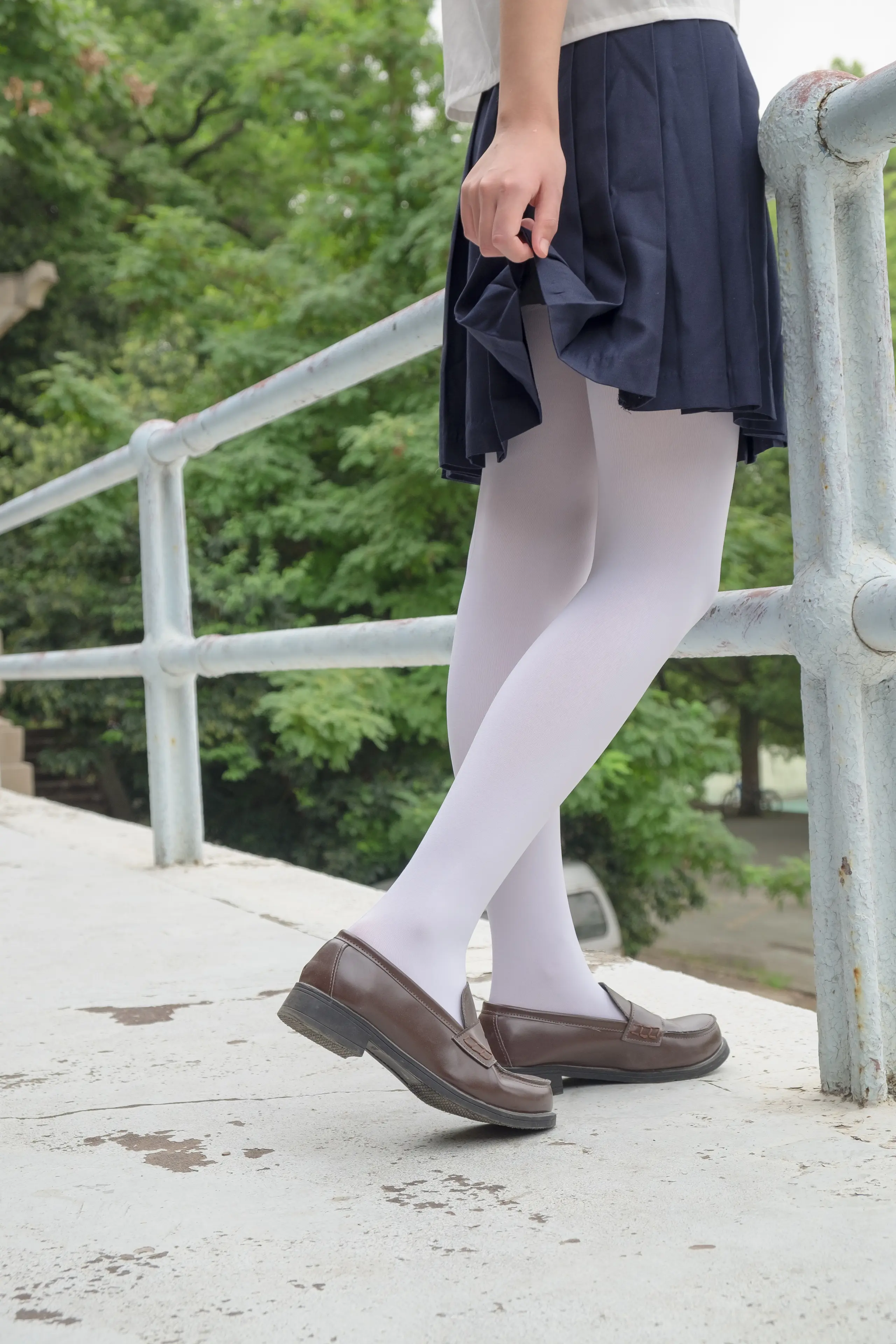 森萝财团 R15 户外白丝秀 [102P]