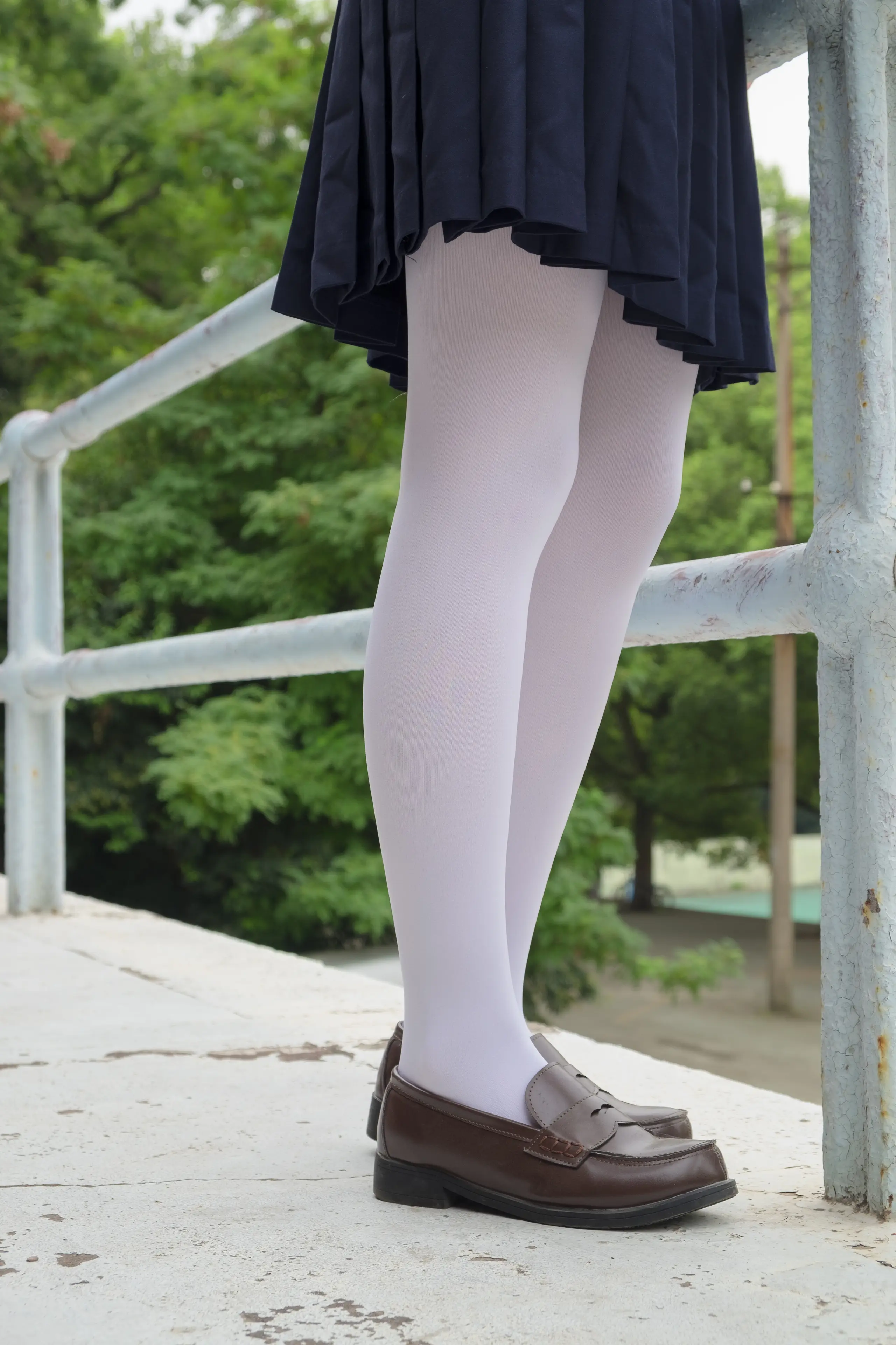 森萝财团 R15 户外白丝秀 [102P]