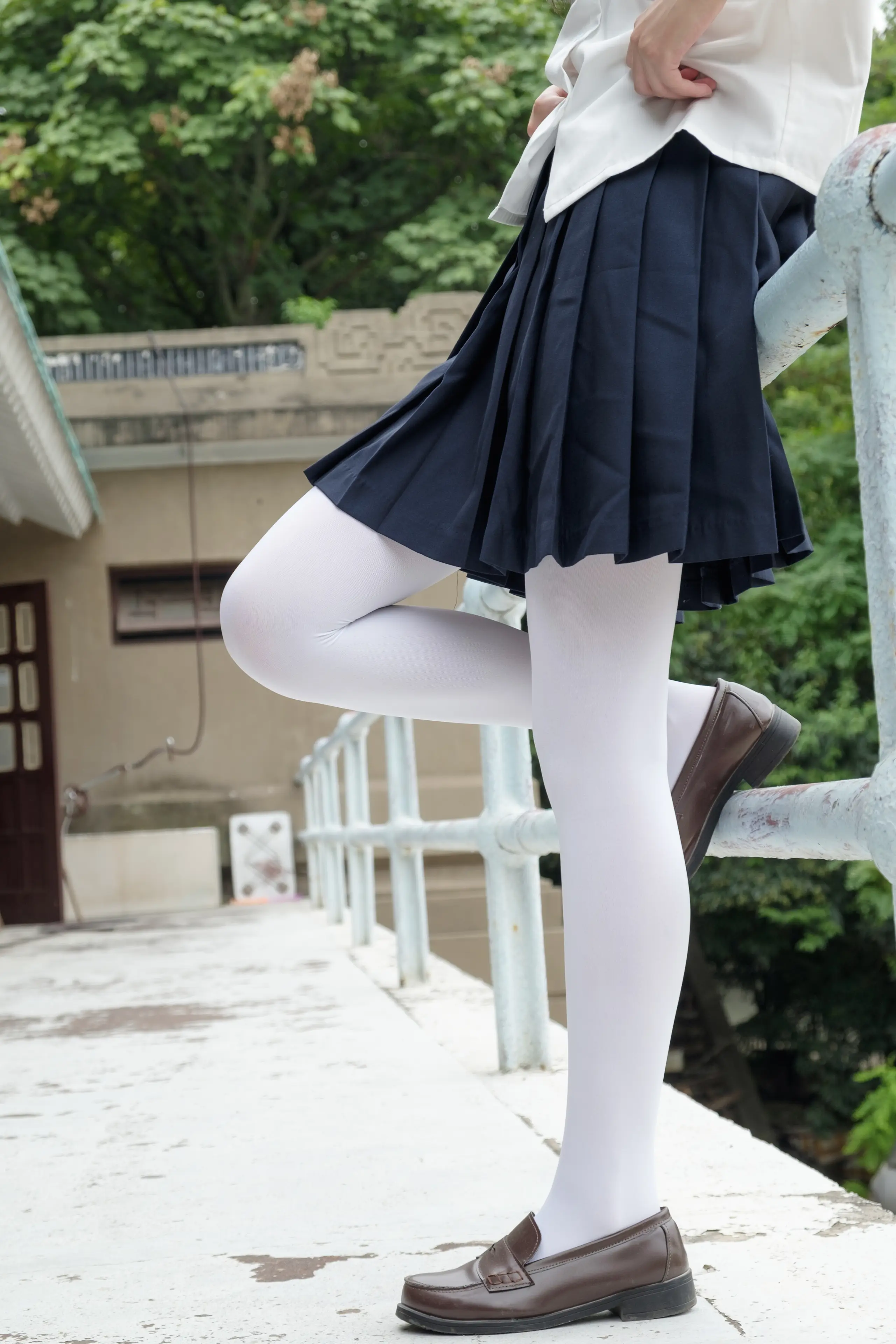 森萝财团 R15 户外白丝秀 [102P]