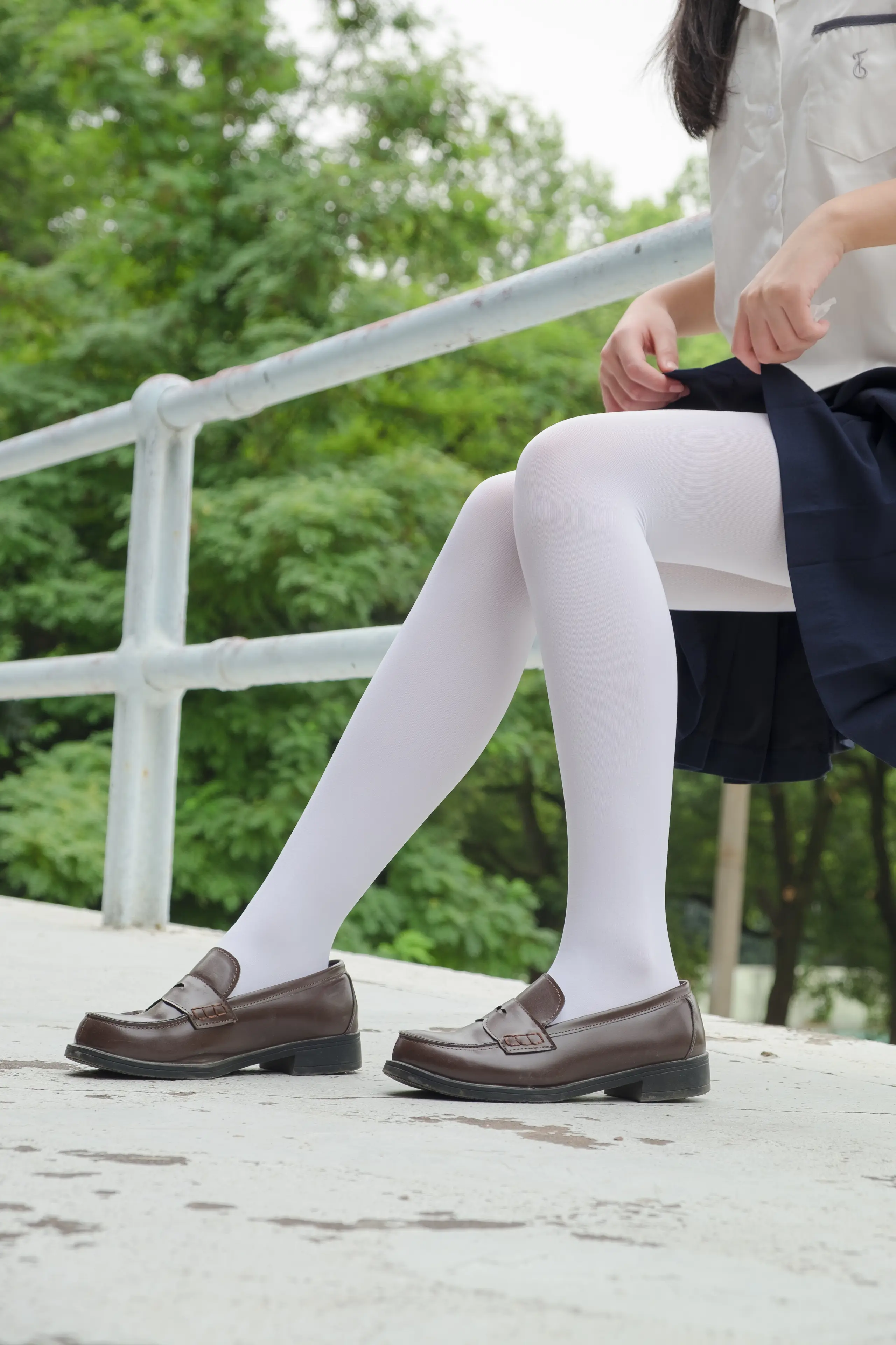 森萝财团 R15 户外白丝秀 [102P]