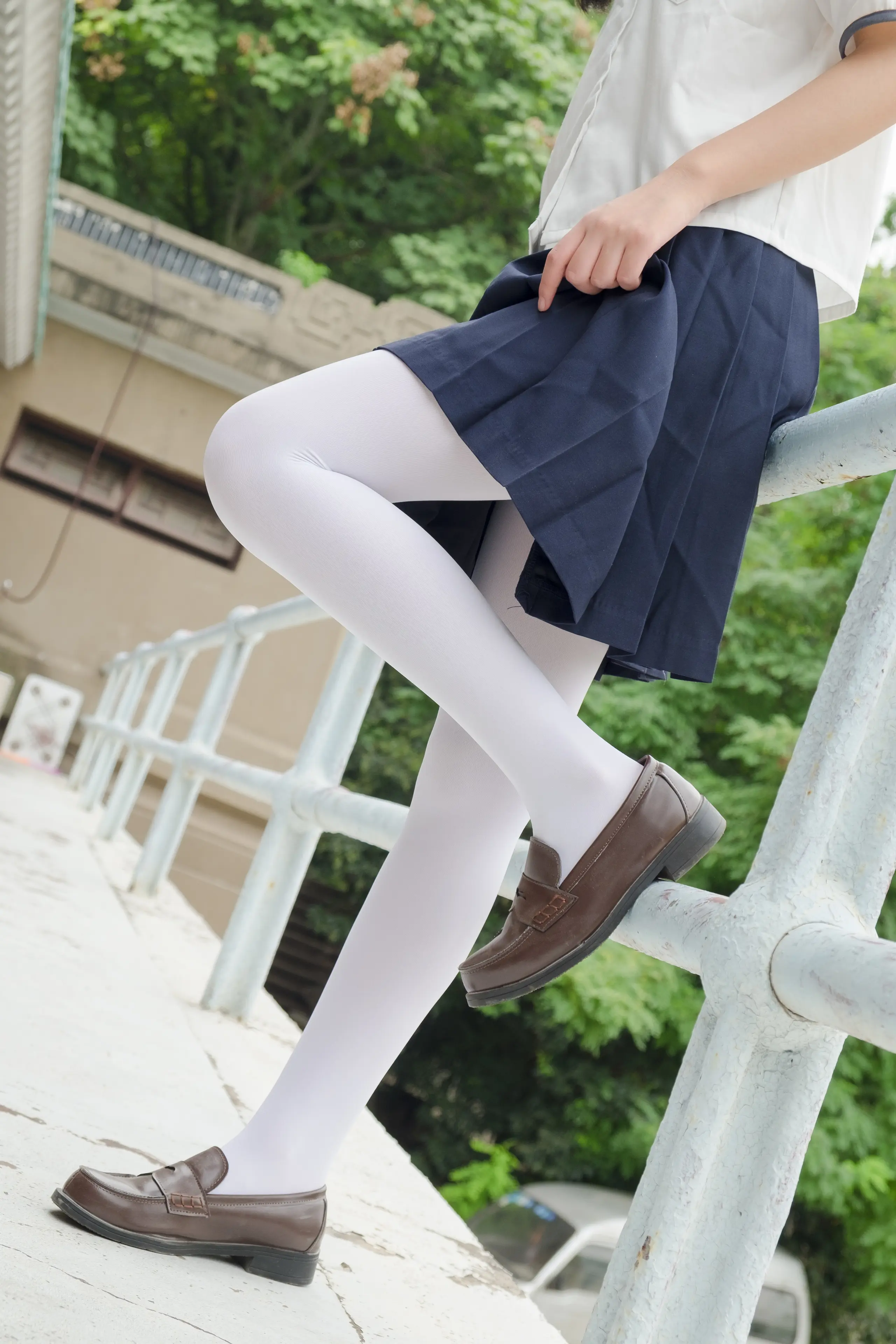 森萝财团 R15 户外白丝秀 [102P]