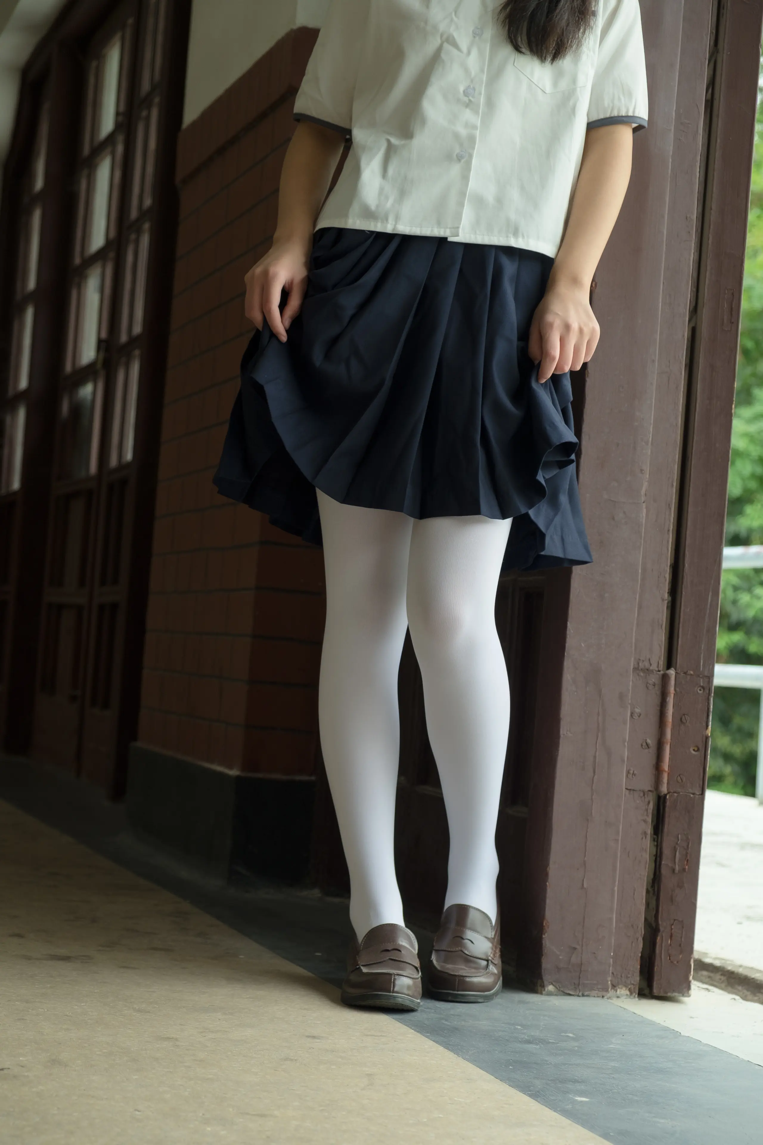 森萝财团 R15 户外白丝秀 [102P]