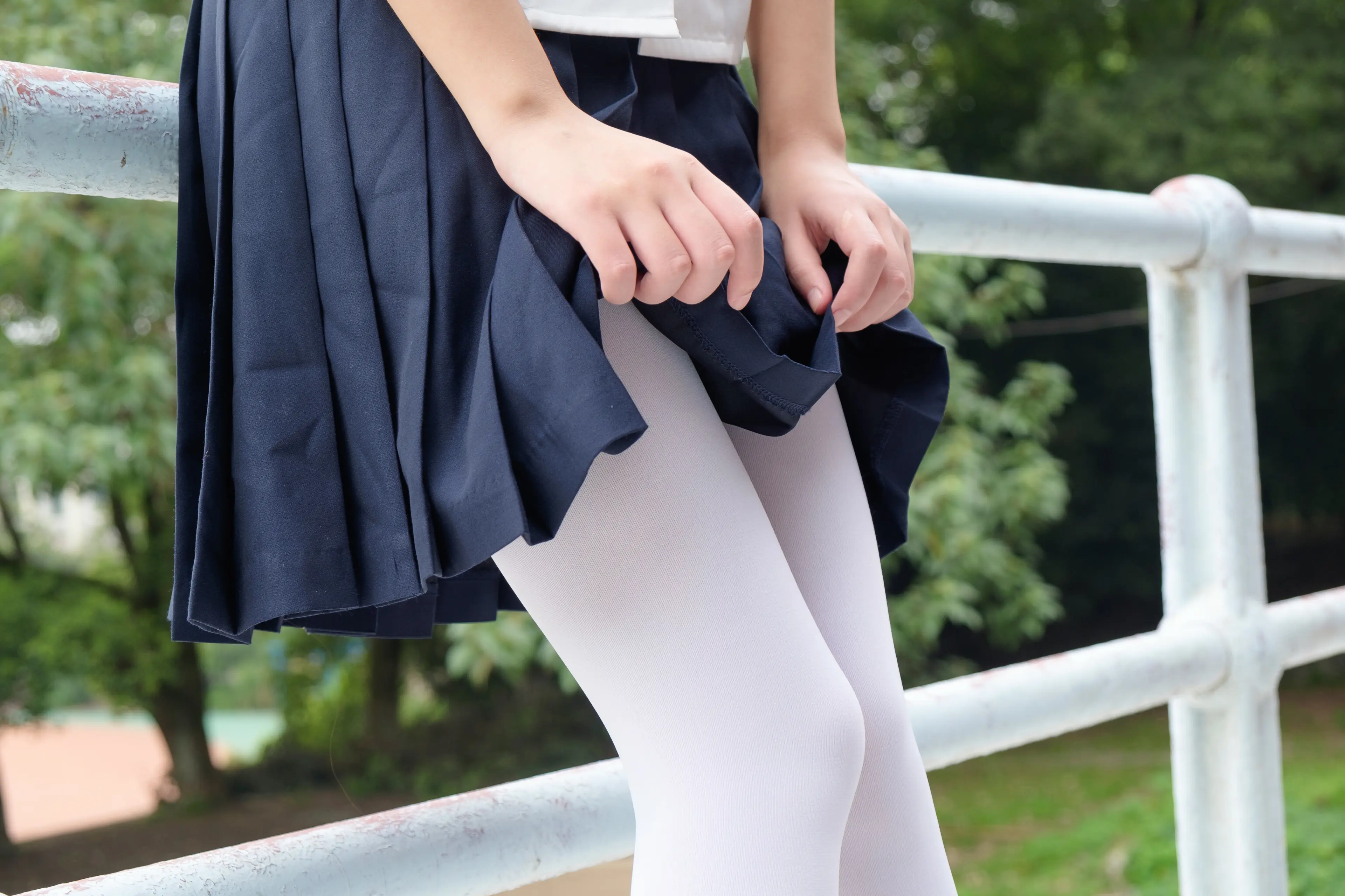 森萝财团 R15 户外白丝秀 [102P]