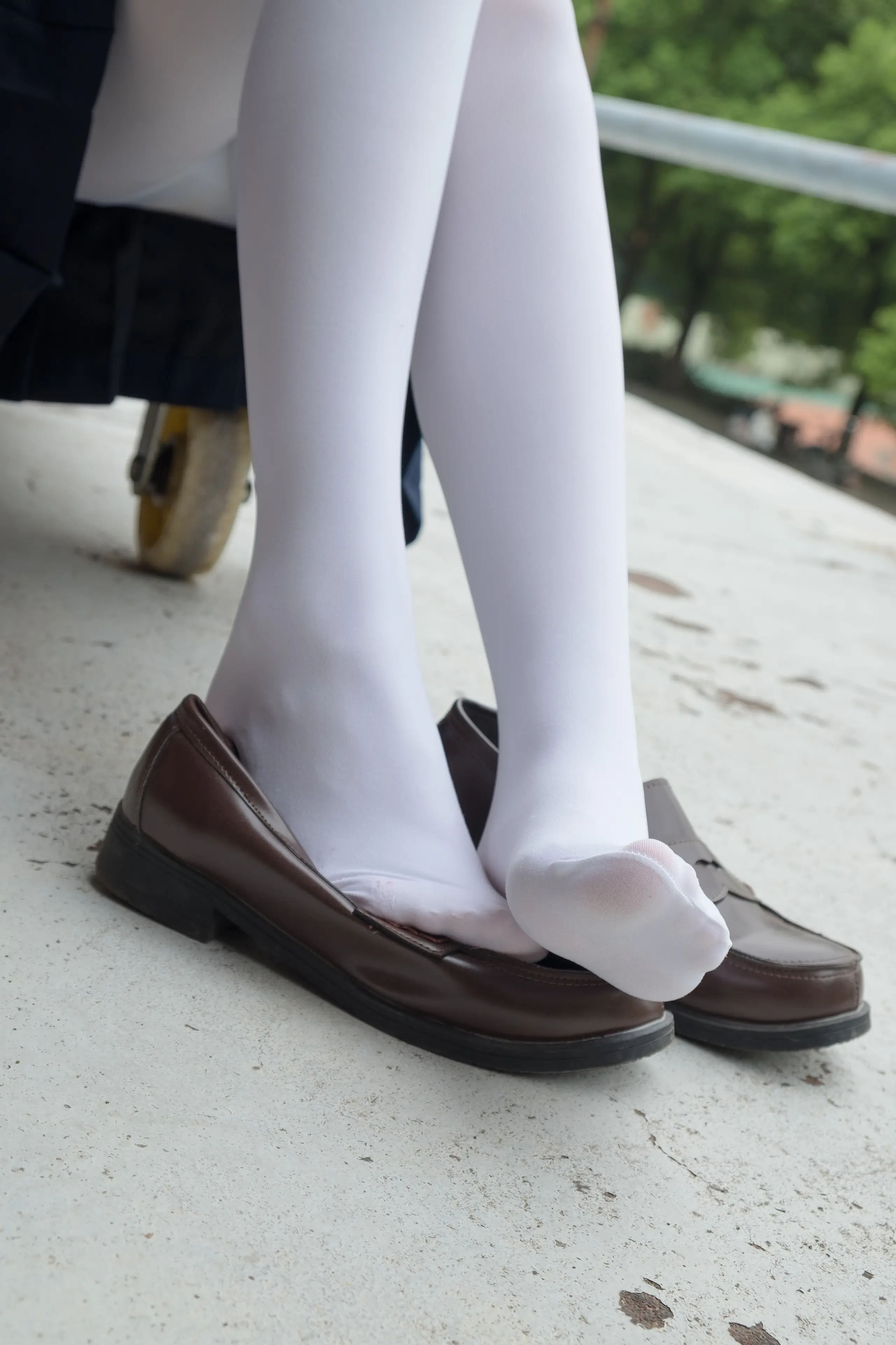 森萝财团 R15 户外白丝秀 [102P]