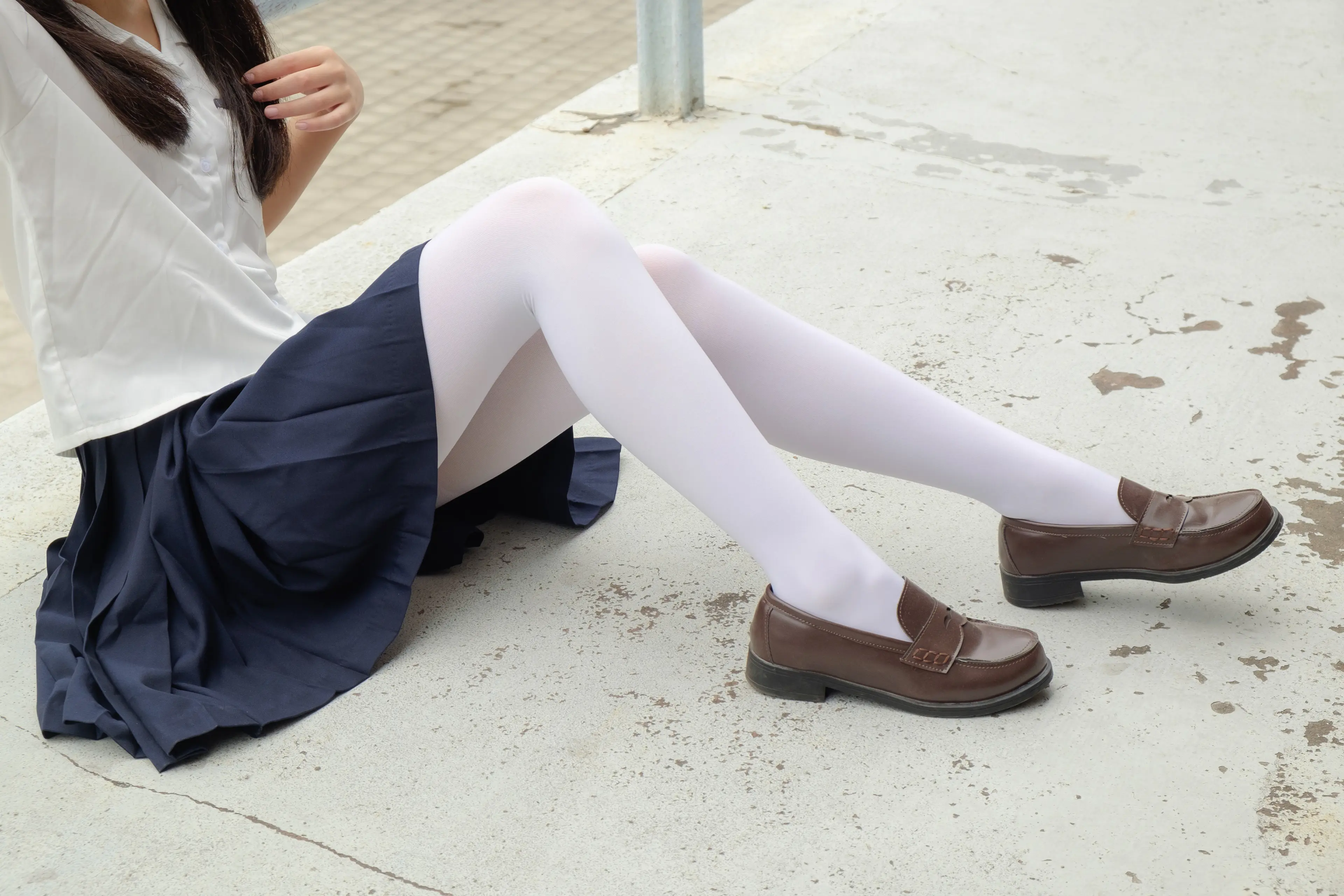 森萝财团 R15 户外白丝秀 [102P]