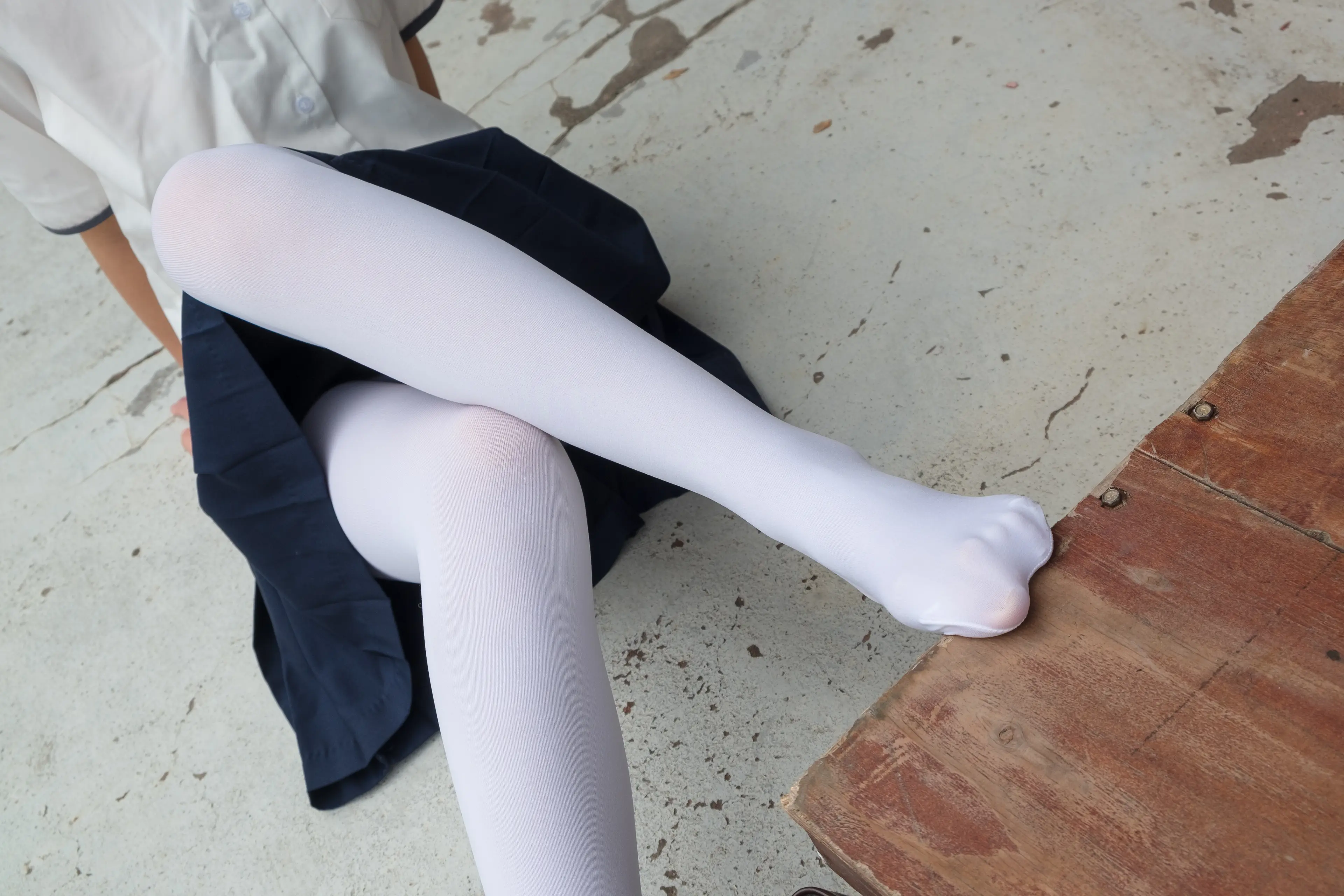 森萝财团 R15 户外白丝秀 [102P]