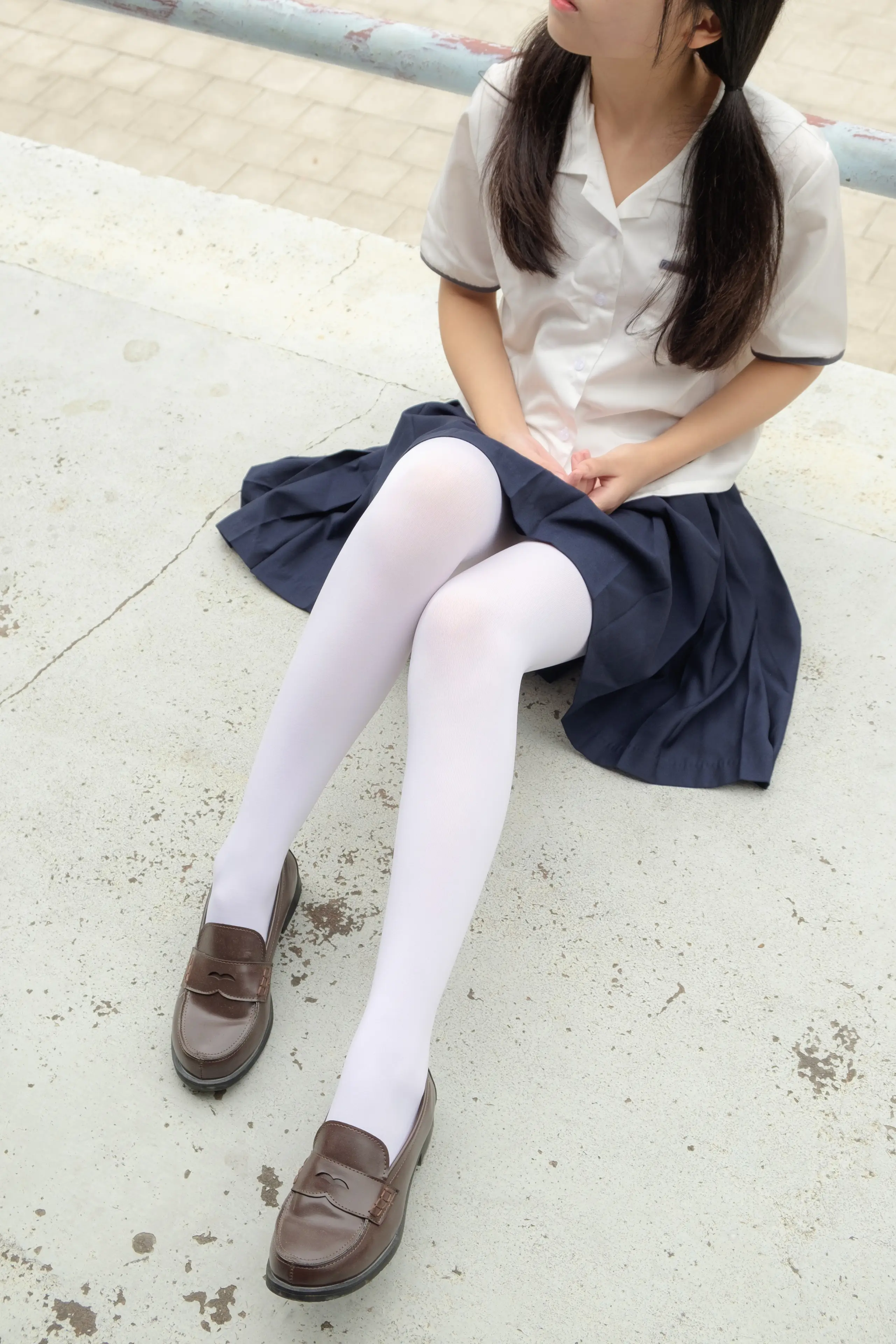 森萝财团 R15 户外白丝秀 [102P]