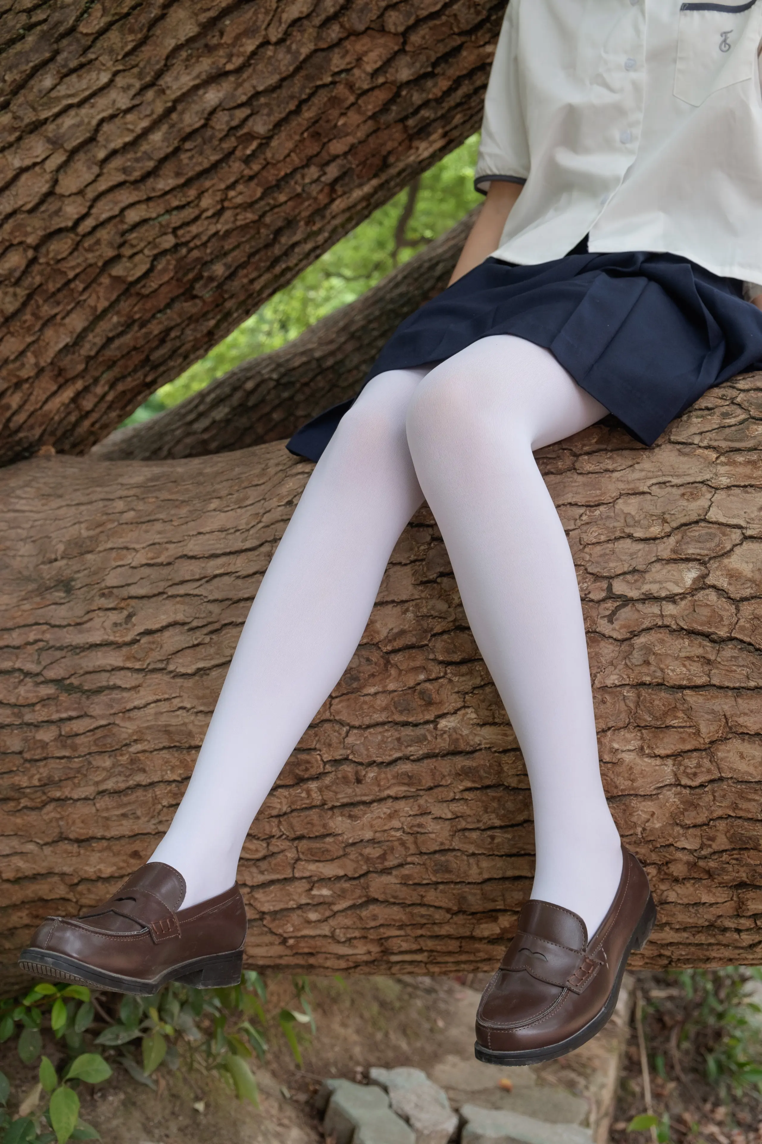 森萝财团 R15 户外白丝秀 [102P]