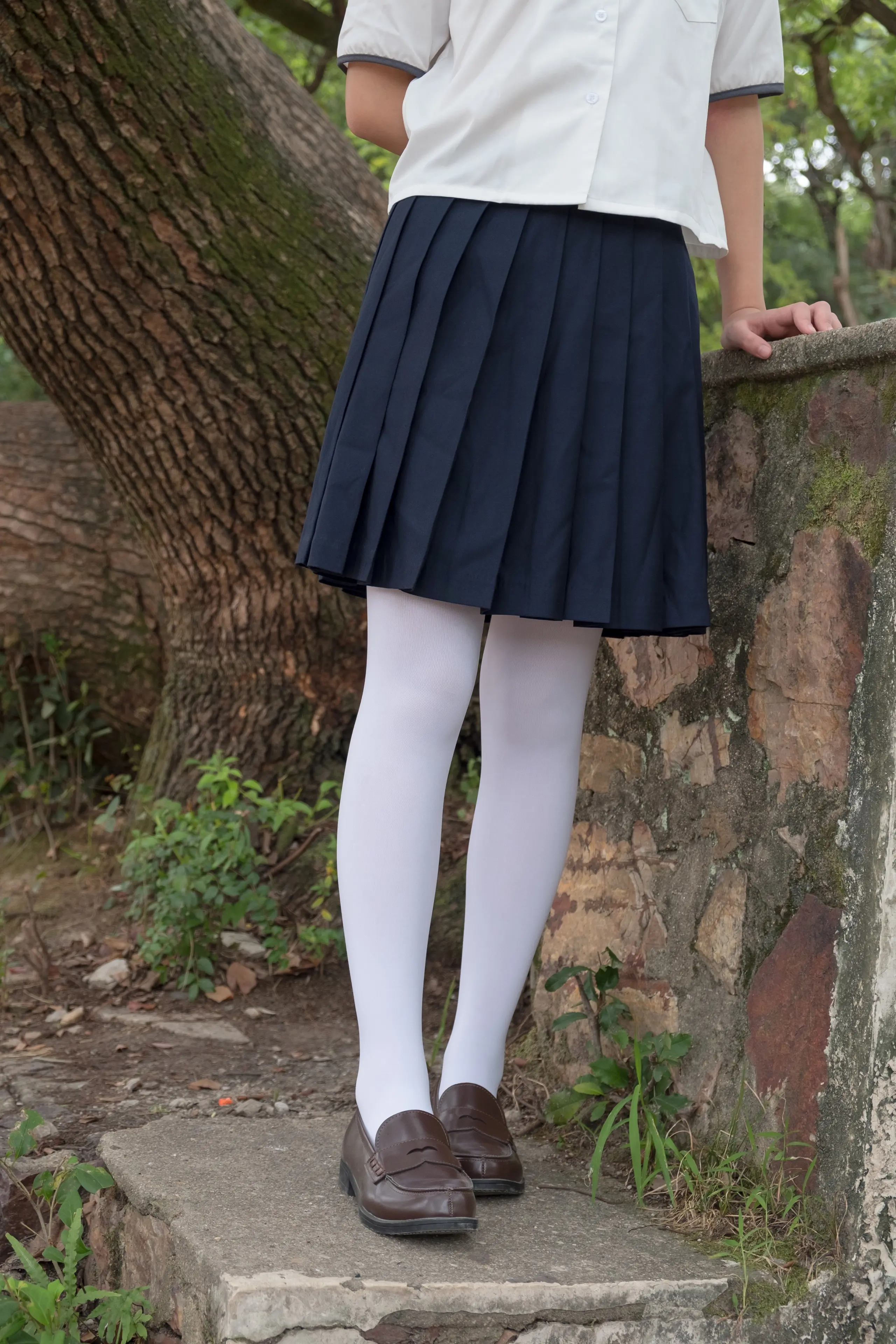 森萝财团 R15 户外白丝秀 [102P]