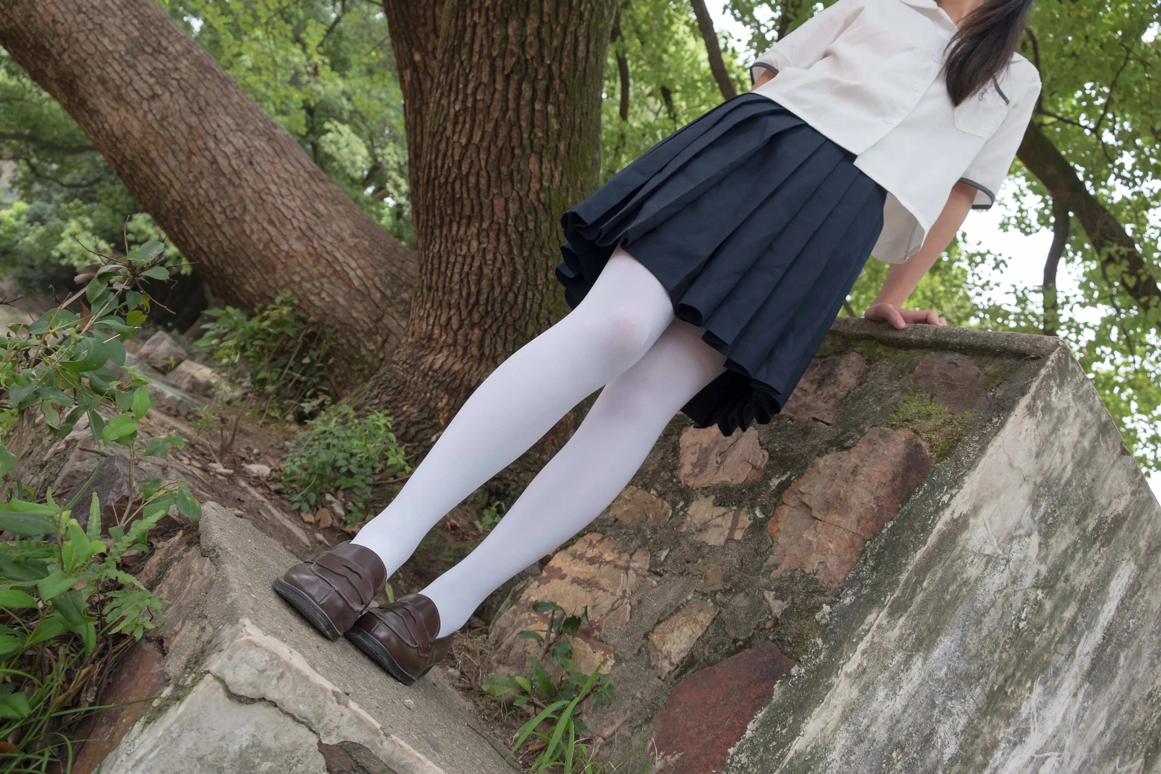 森萝财团 R15 户外白丝秀 [102P]