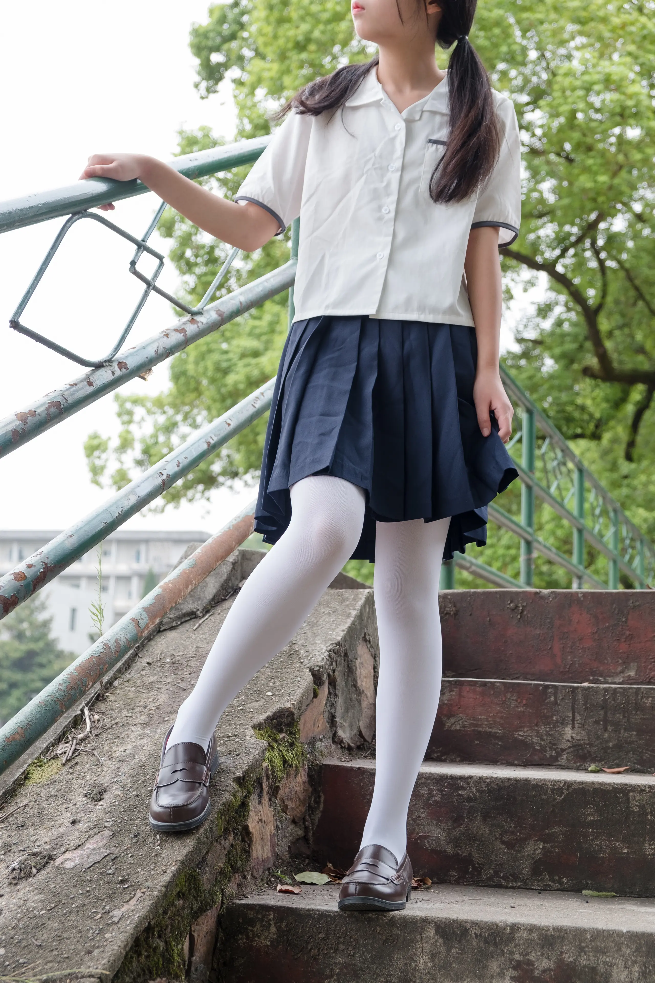 森萝财团 R15 户外白丝秀 [102P]