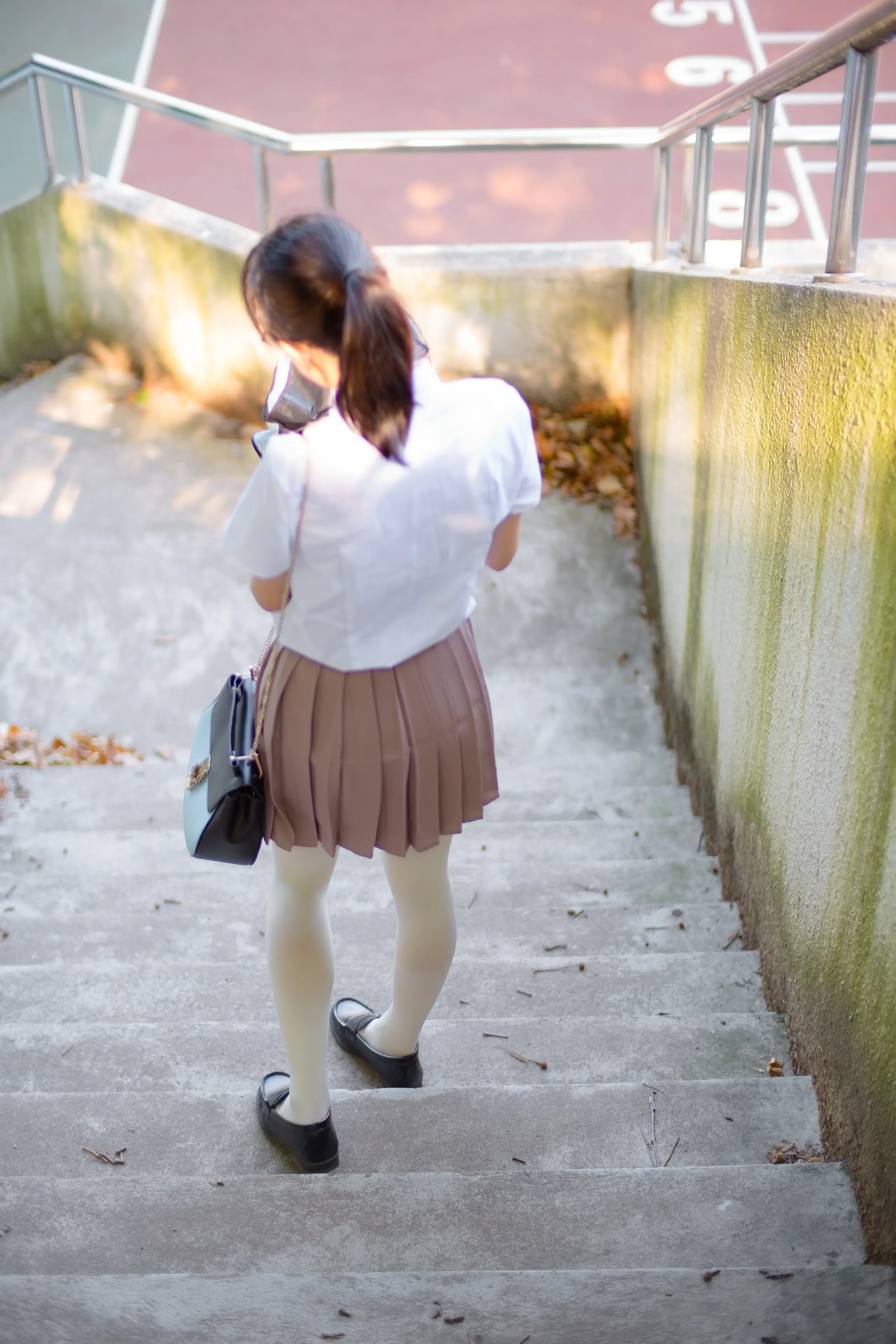 森萝财团 R15 操场上的白丝 [67P]