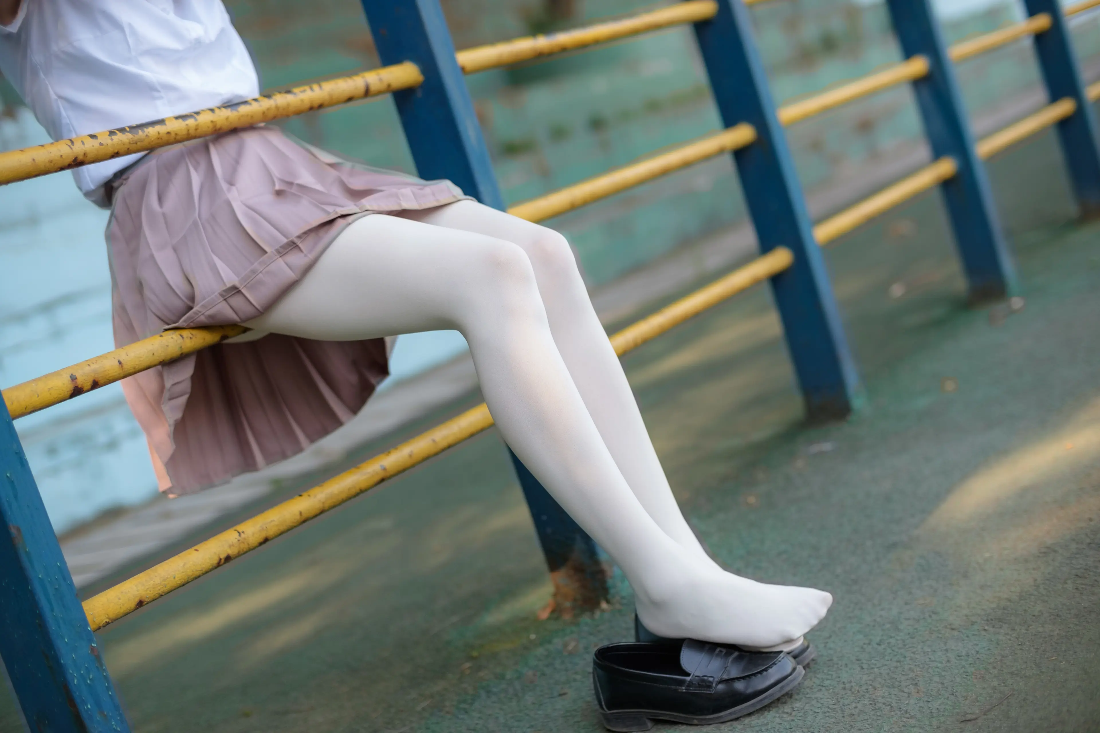 森萝财团 R15 操场上的白丝 [67P]