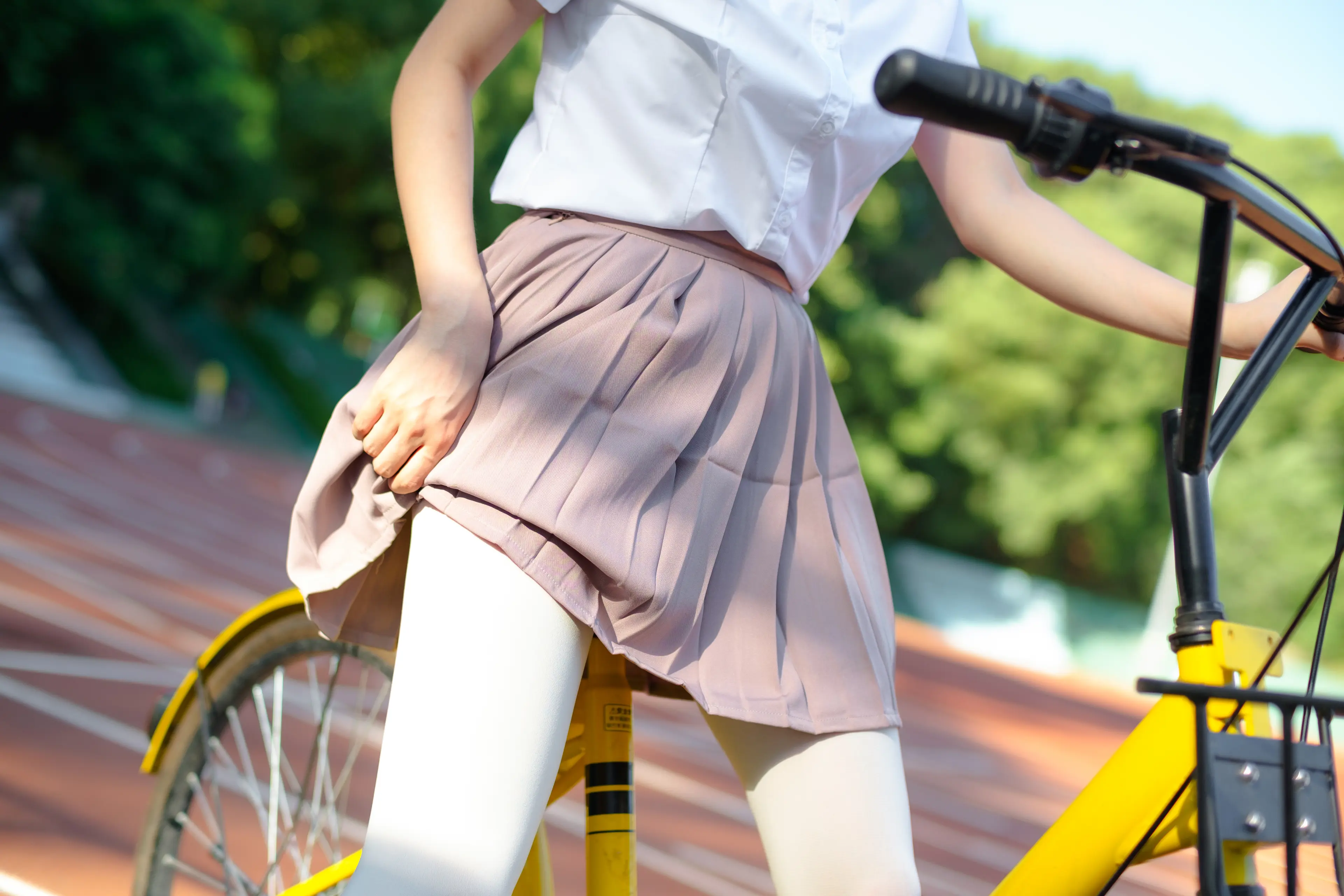 森萝财团 R15 操场上的白丝 [67P]