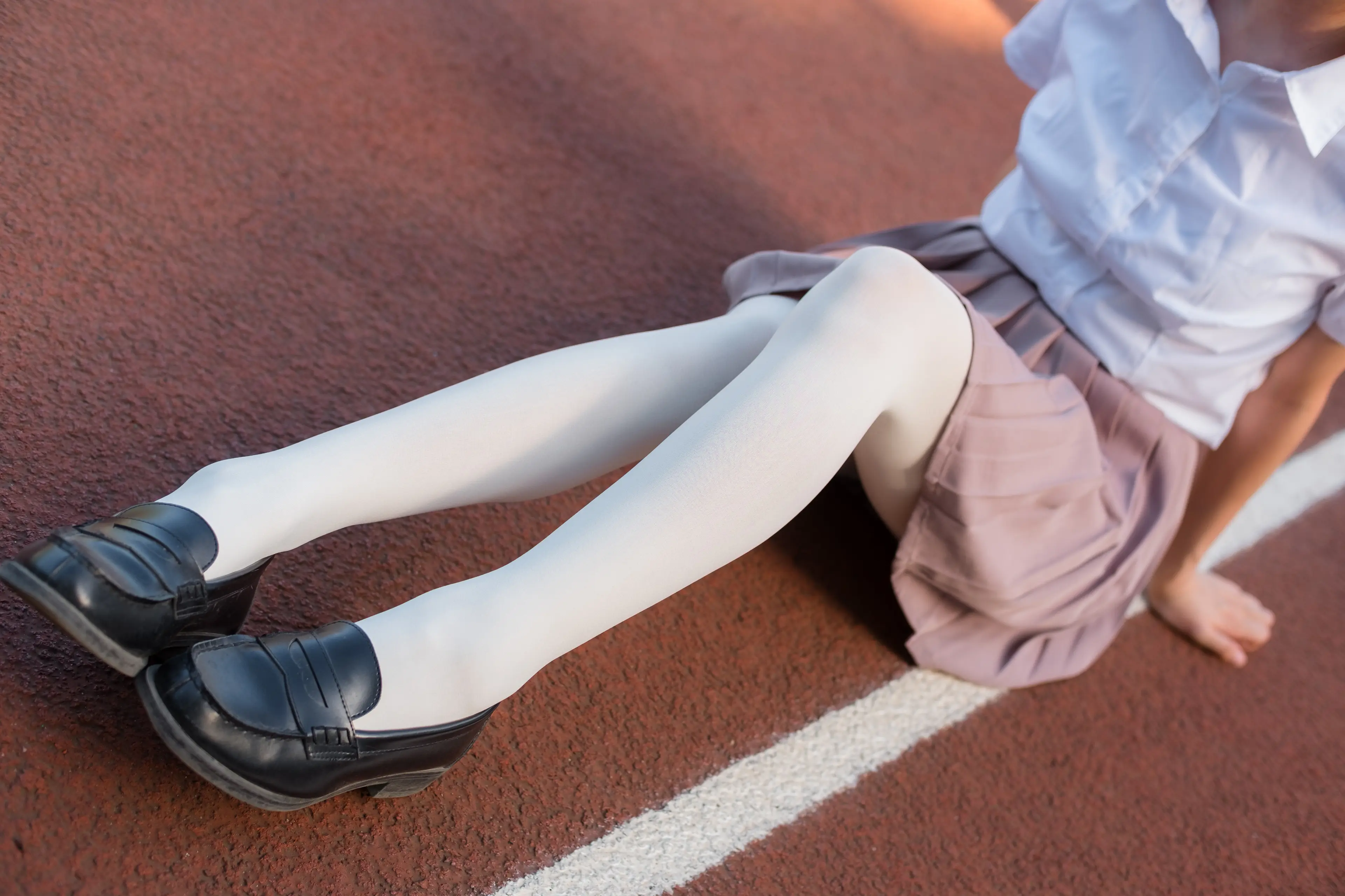 森萝财团 R15 操场上的白丝 [67P]