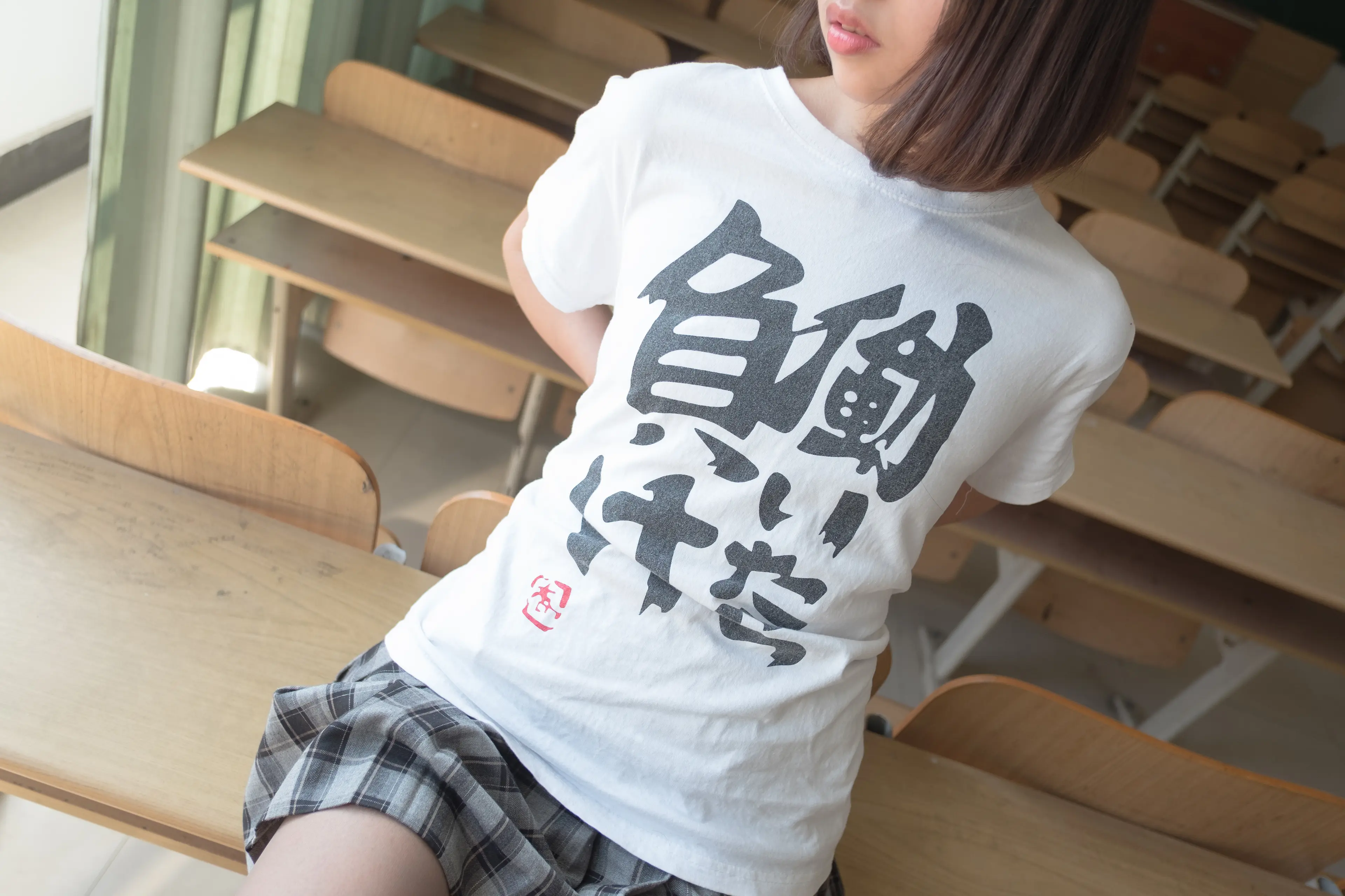 森萝财团 R15 教室灰丝美脚 [120P]