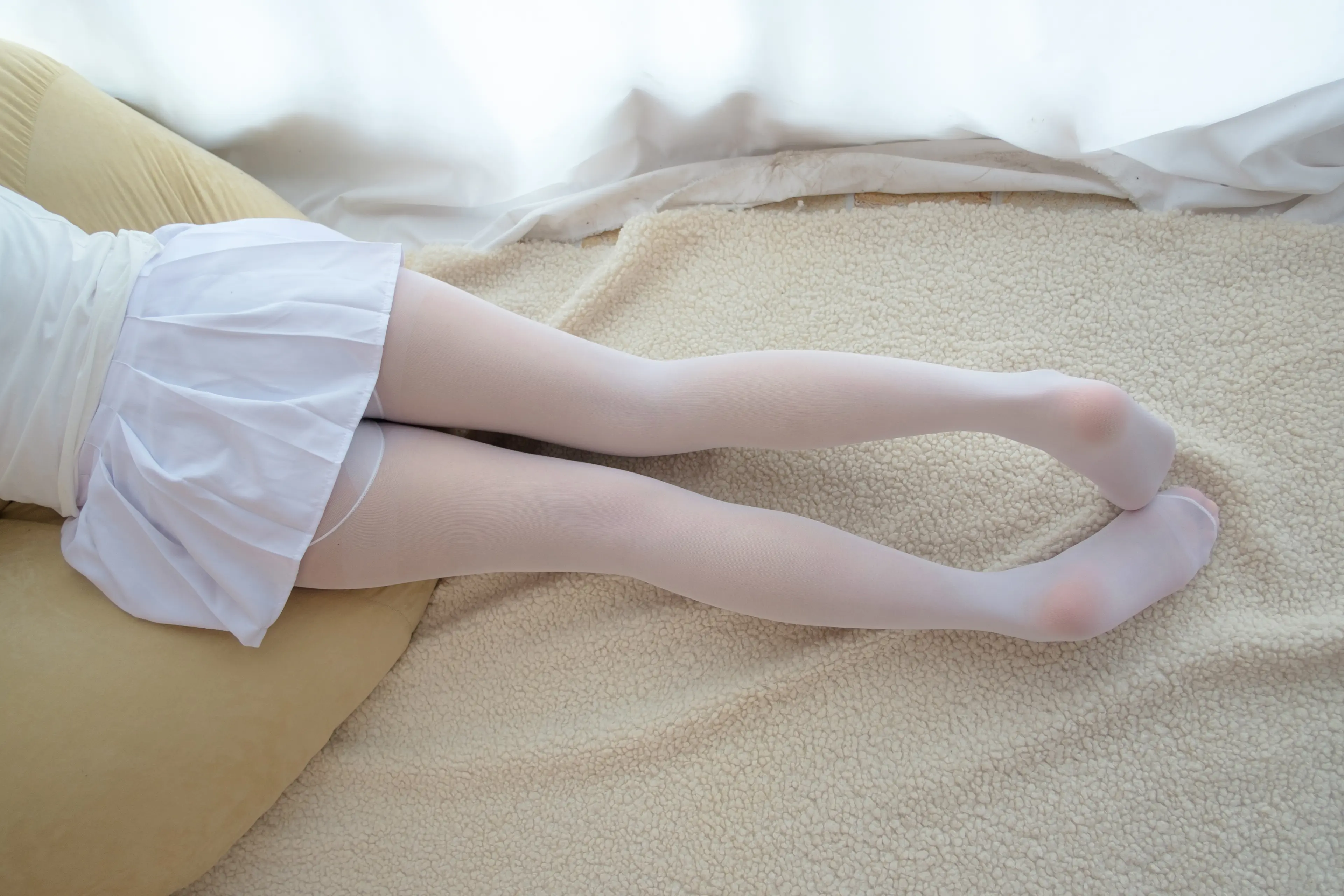 森萝财团 R15 水嫩嫩的白丝美足 [69P]