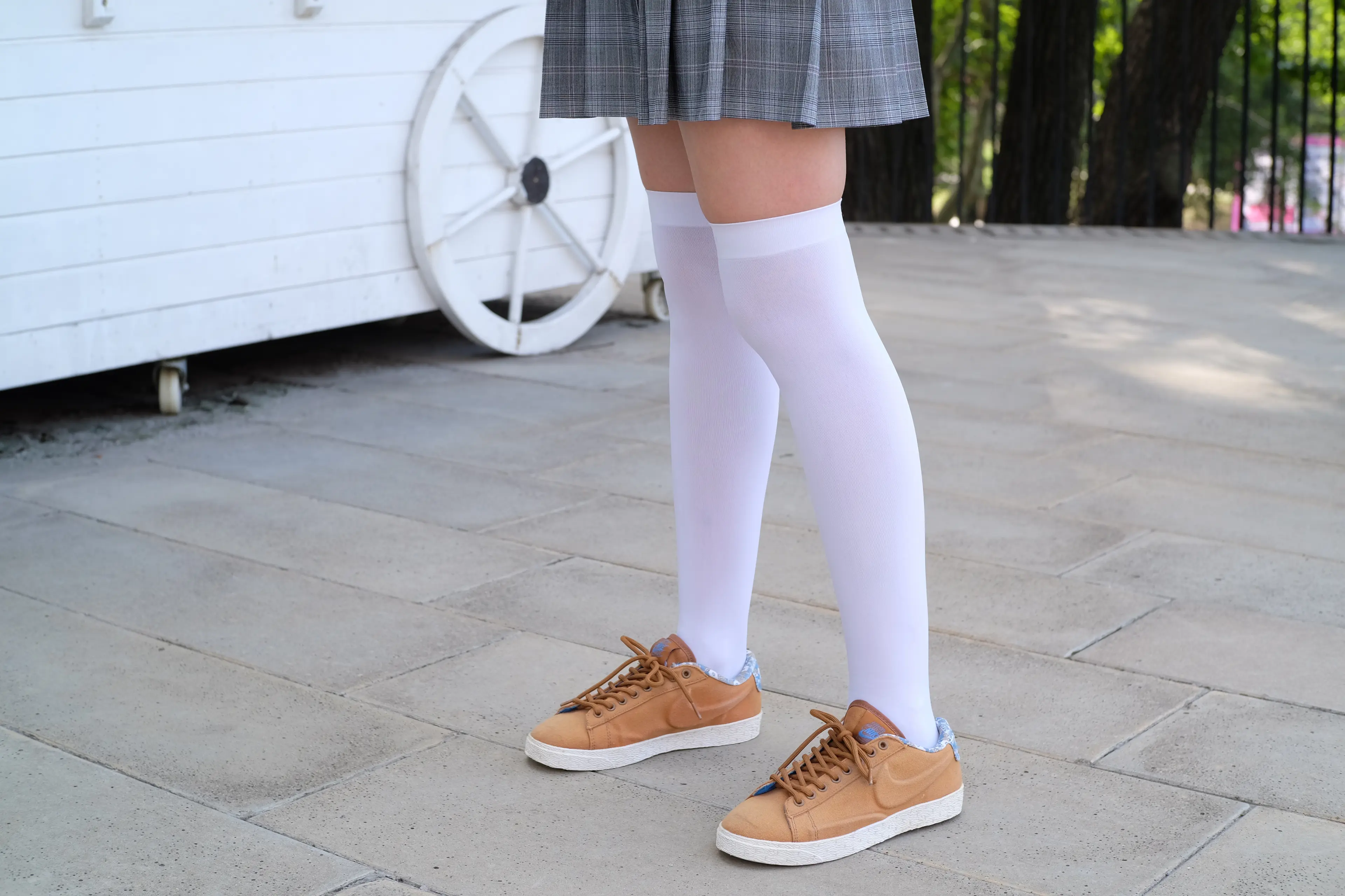 森萝财团 R15 湖边戏水白丝 [113P]