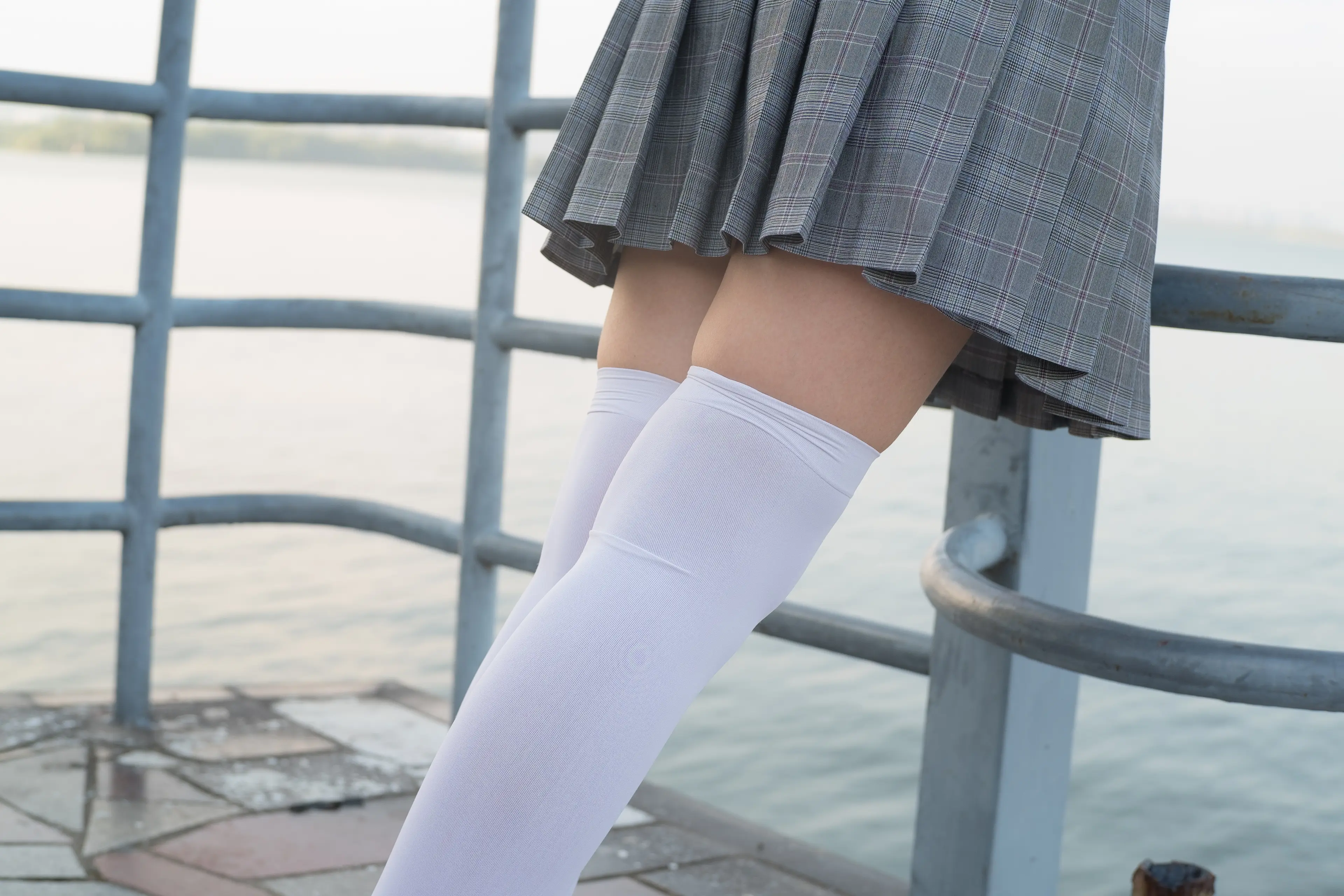 森萝财团 R15 湖边戏水白丝 [113P]