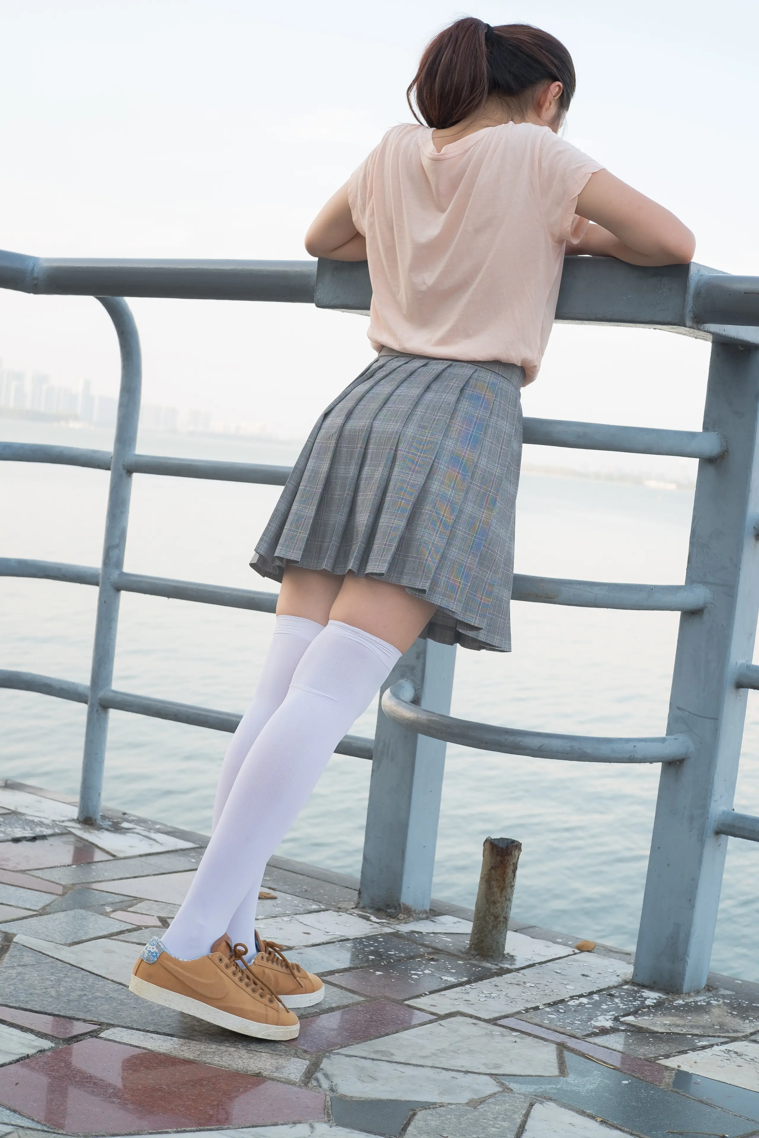 森萝财团 R15 湖边戏水白丝 [113P]