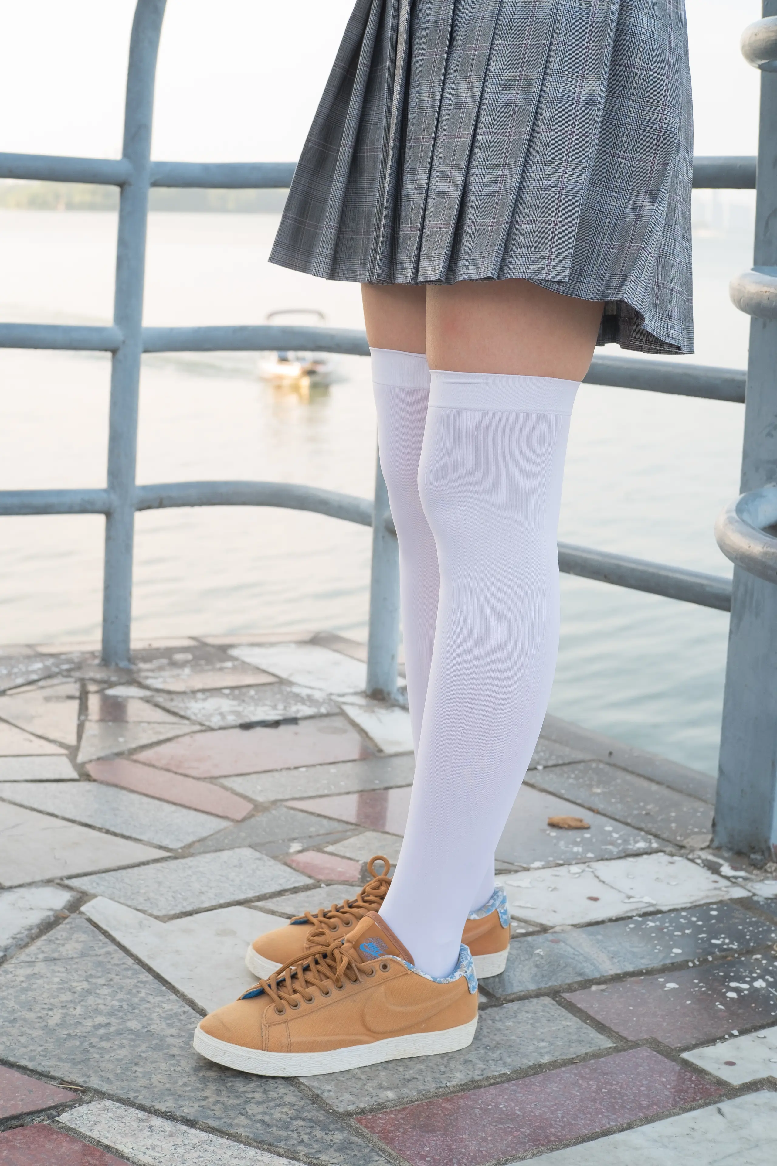 森萝财团 R15 湖边戏水白丝 [113P]