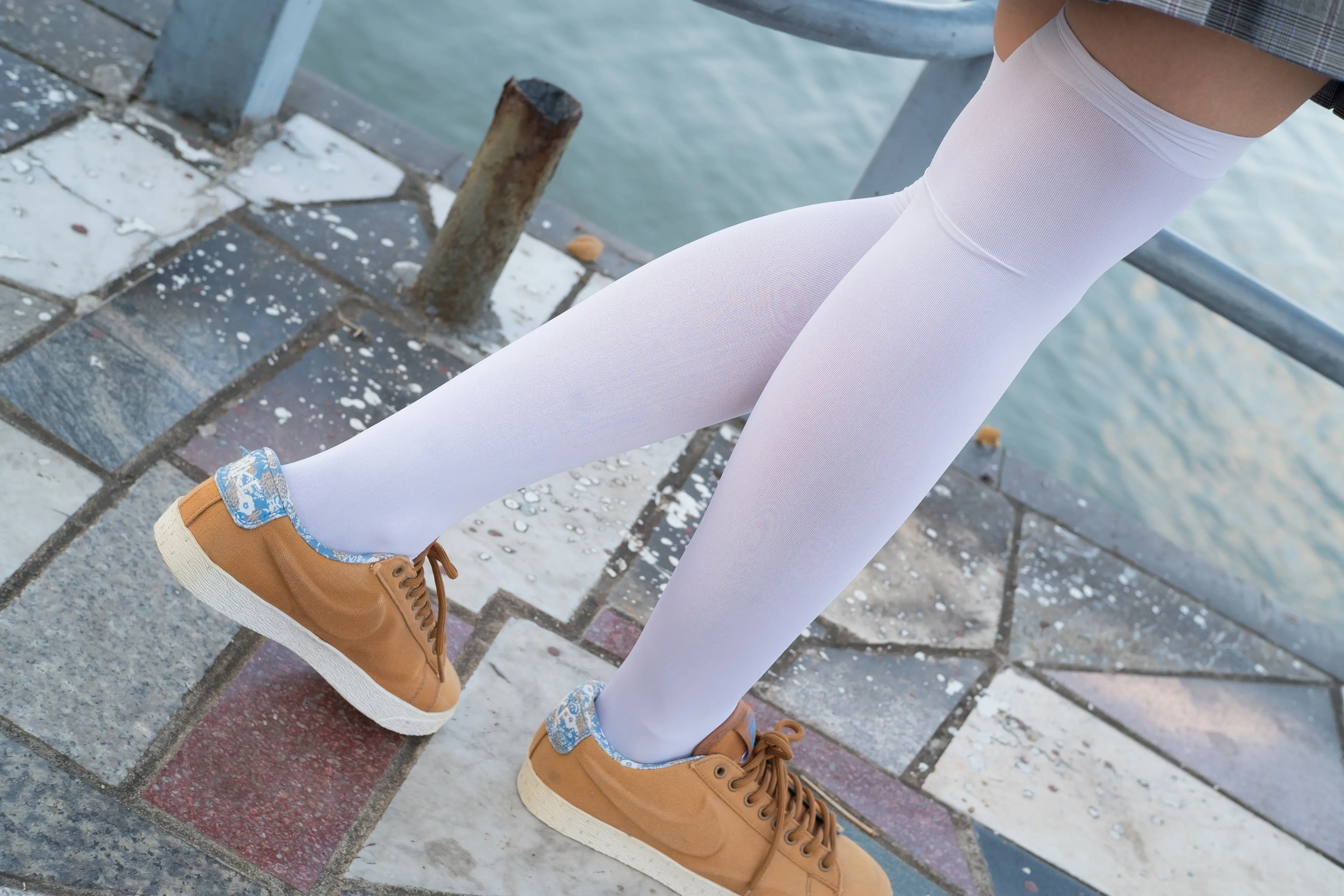 森萝财团 R15 湖边戏水白丝 [113P]