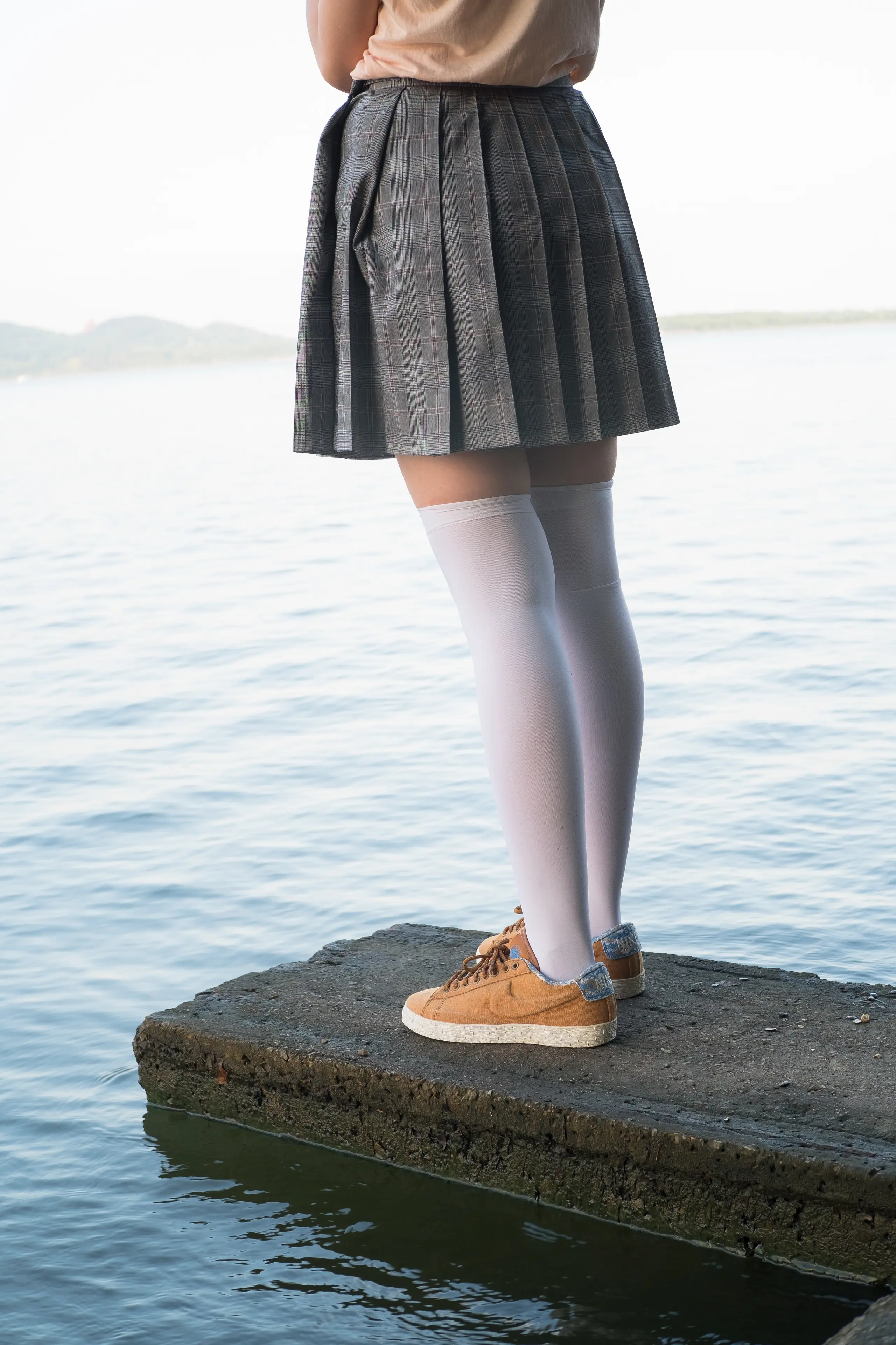 森萝财团 R15 湖边戏水白丝 [113P]