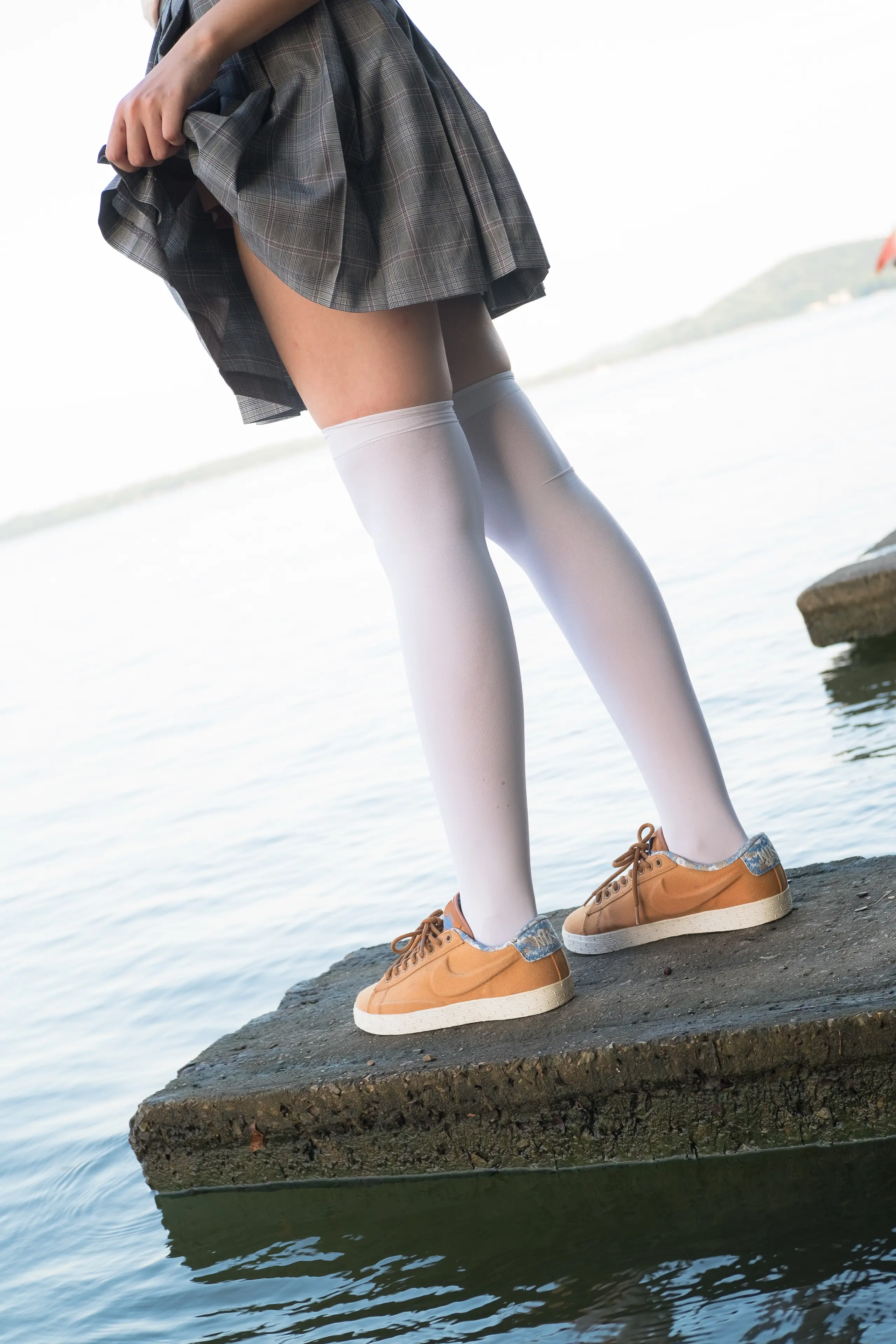 森萝财团 R15 湖边戏水白丝 [113P]