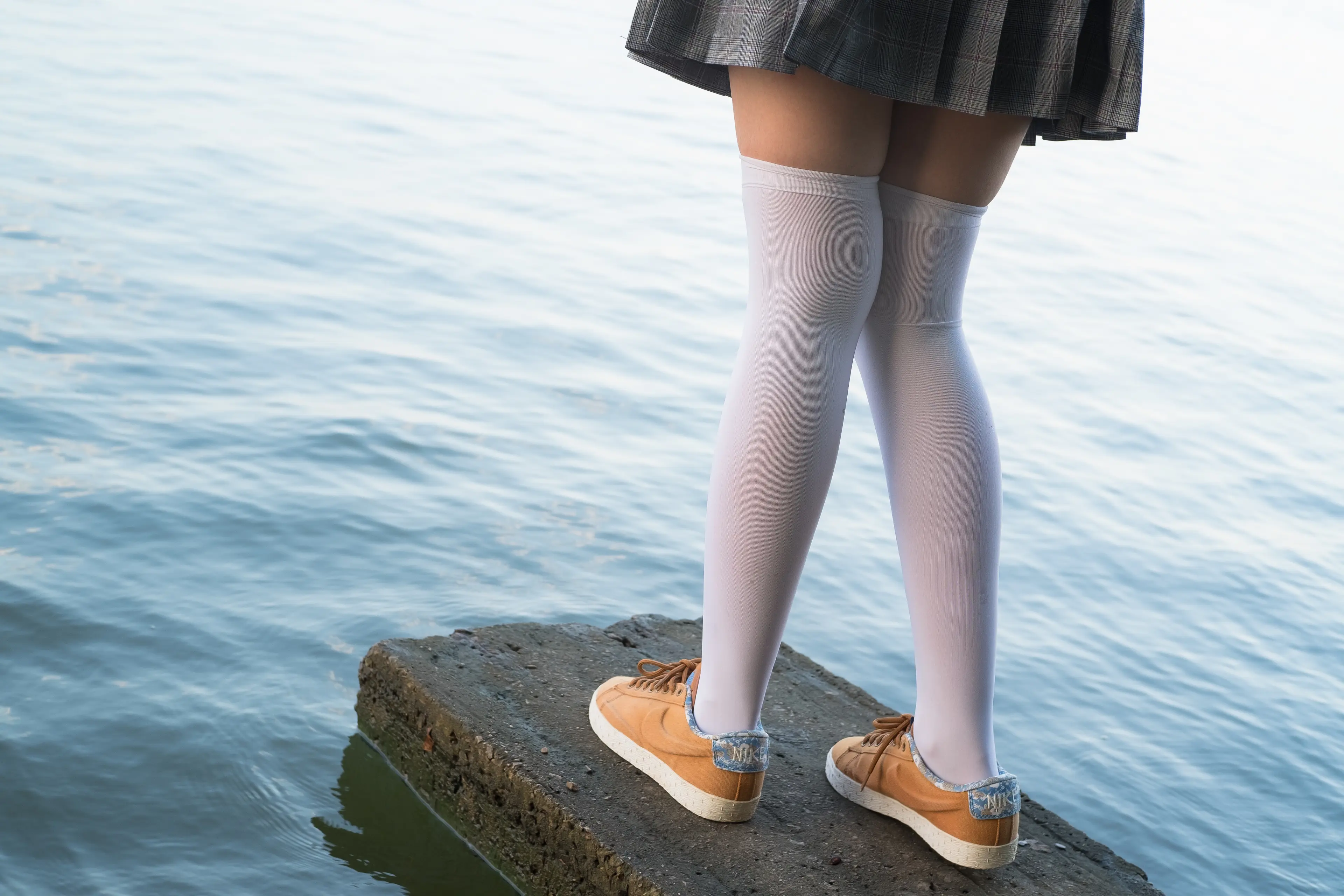 森萝财团 R15 湖边戏水白丝 [113P]