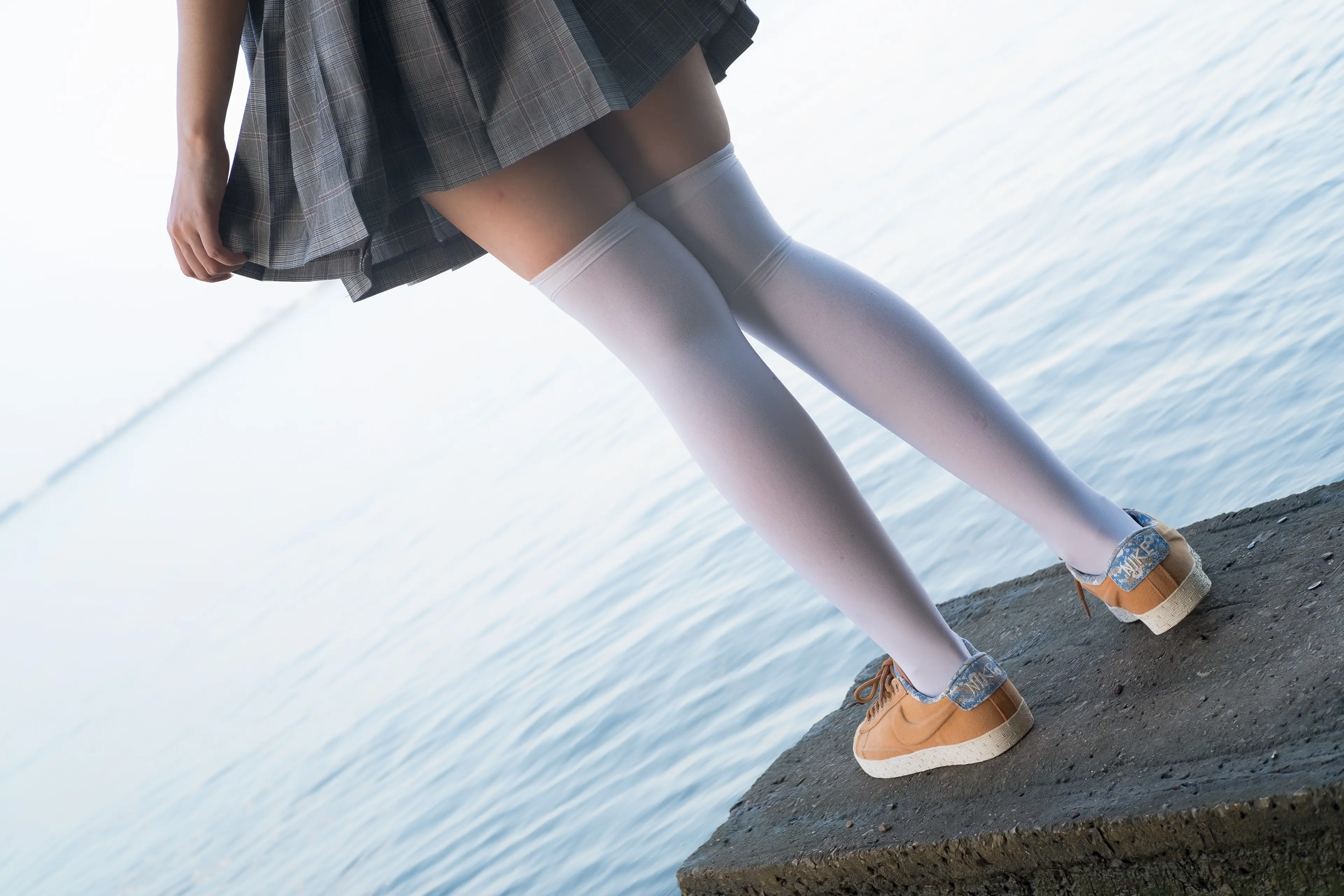 森萝财团 R15 湖边戏水白丝 [113P]